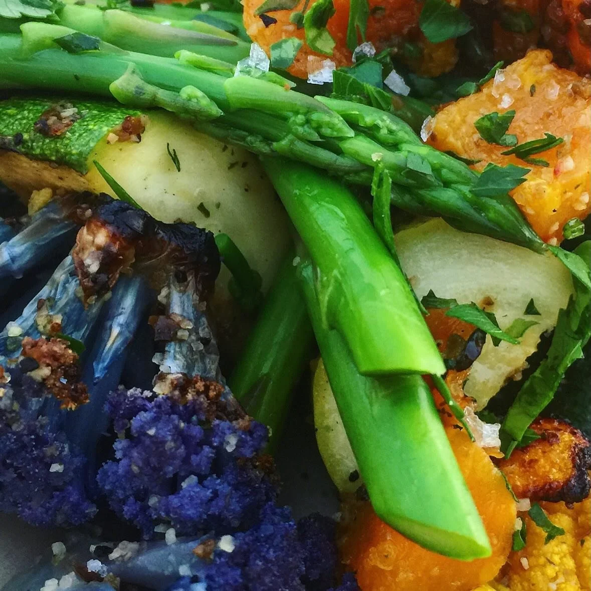 At Chef Kansas City, everything starts from scratch.
Fresh sauces, hand-blended spices, never frozen.
We source locally when in season and cook with intention.
Made with love 🫶because we truly care about what goes into you.
#FromScratchKitchen #Chef