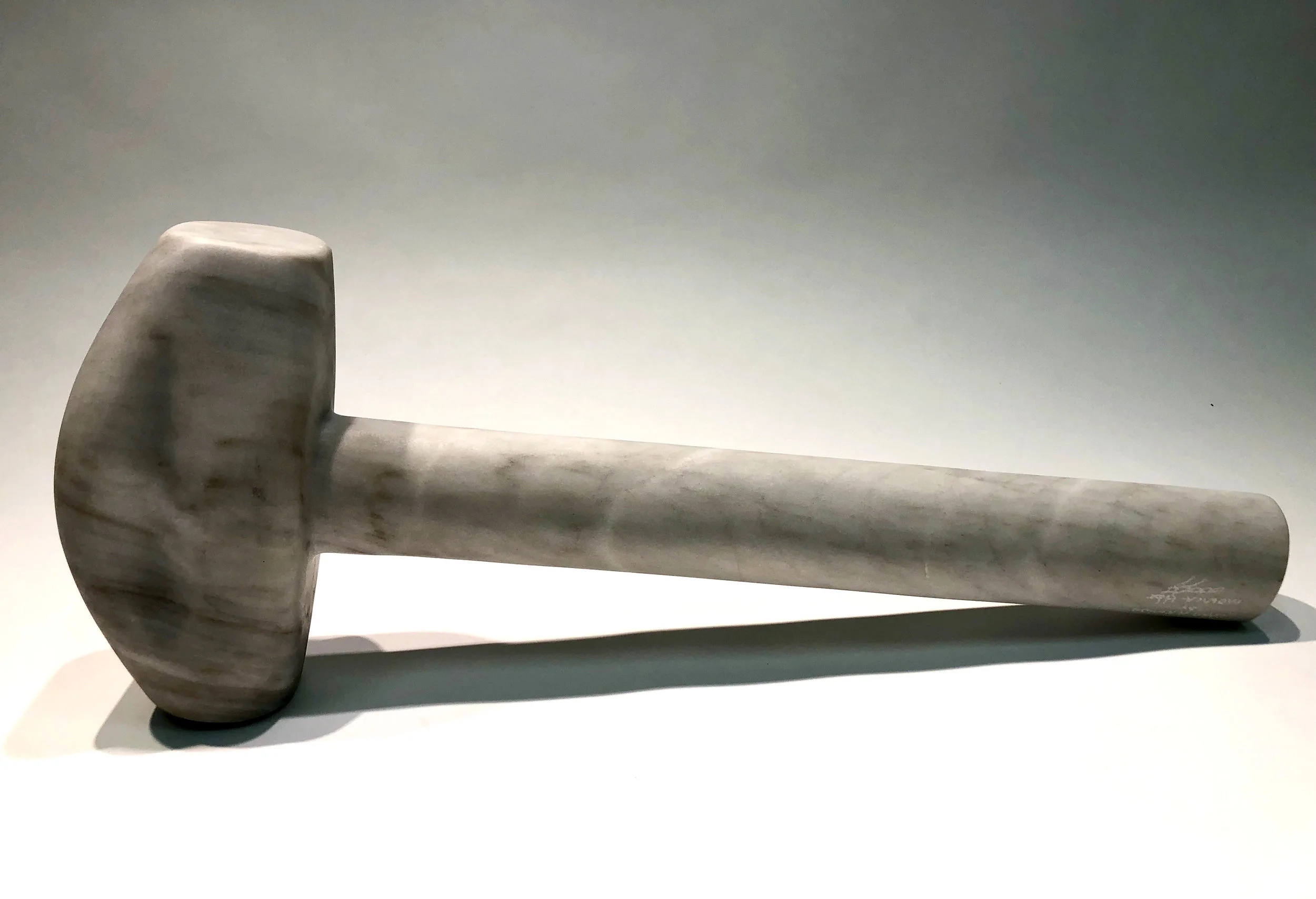 KL_The SledgeHammer-Mega_WhiteMarble_55x20x8cm_01.jpg
