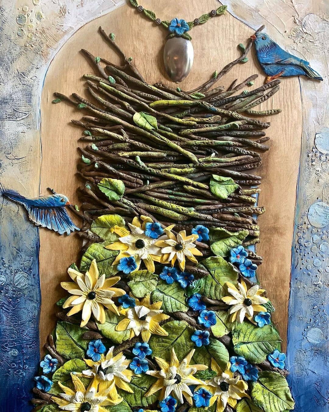 Another beautiful piece from Central park artist Carol Fennell

Reposted from @carol_fennell_art

Just delivered! The Evergreen Gallery.
#artdelivery #theevergreengallery #coloradoartist #nestart #birdsinclay #mixedmediaart #dimensionalcanvas