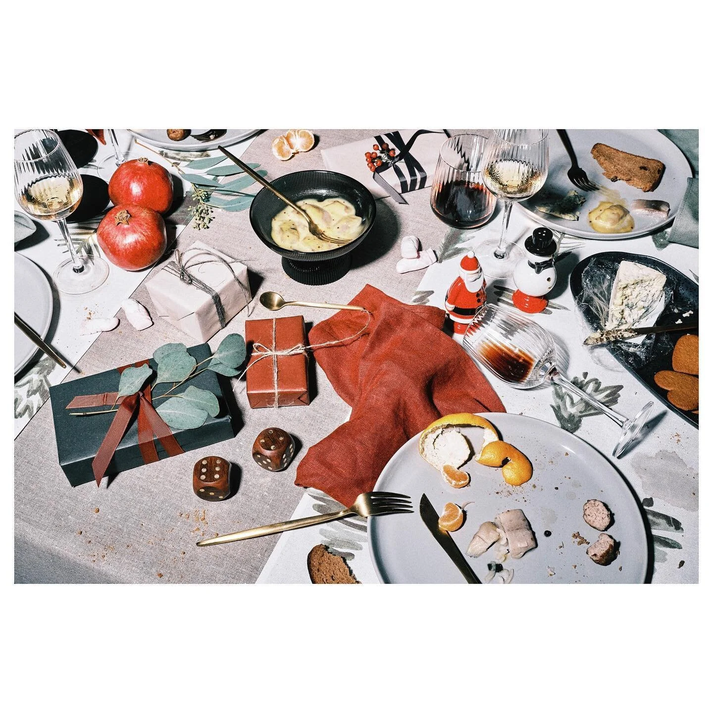 The Christmas gift game. Client @jotex.se Stylist @camillakarnestedt