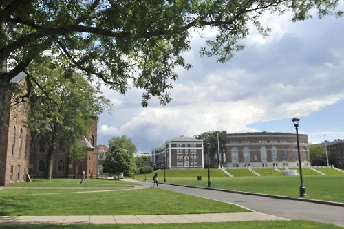 I cannot verify the authenticity of this picture. The campus I remember was a wintry hellscape at all times.