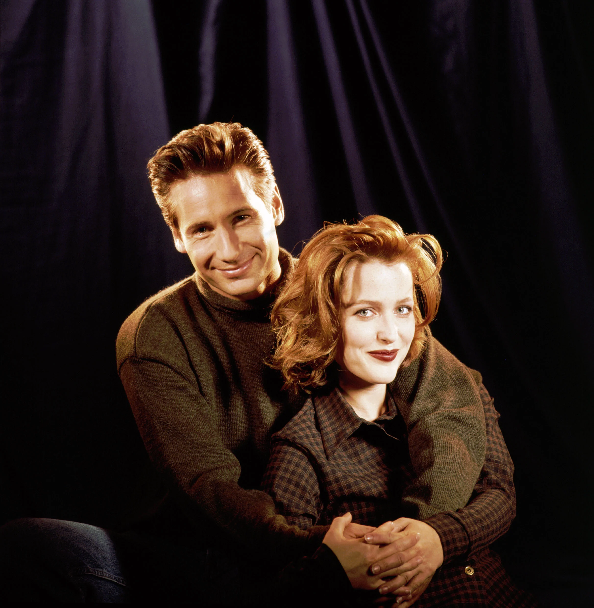 They took a goddamn awkward-family-photos-style promo shot. Well done, ’90s.