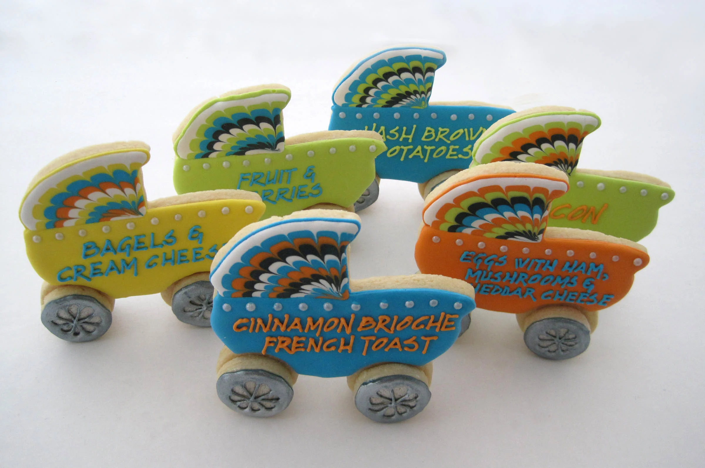 3D Baby Carriages as Baby Shower Menu Markers