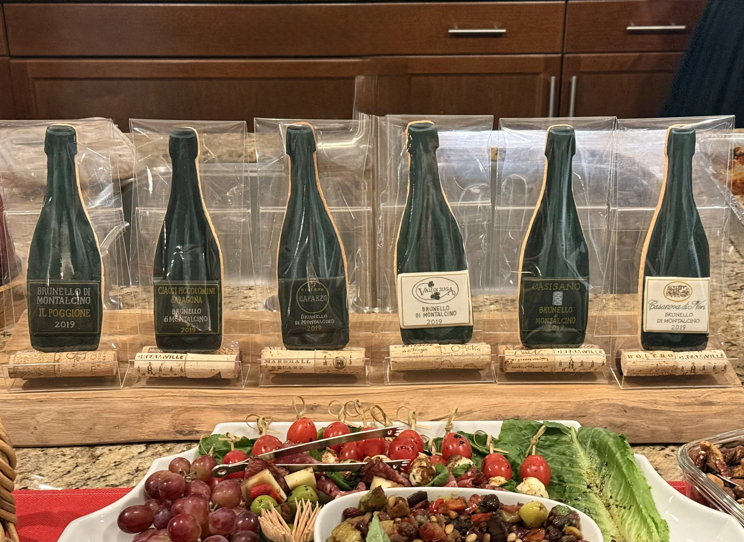 03 large wine bottle cookies 02.jpg