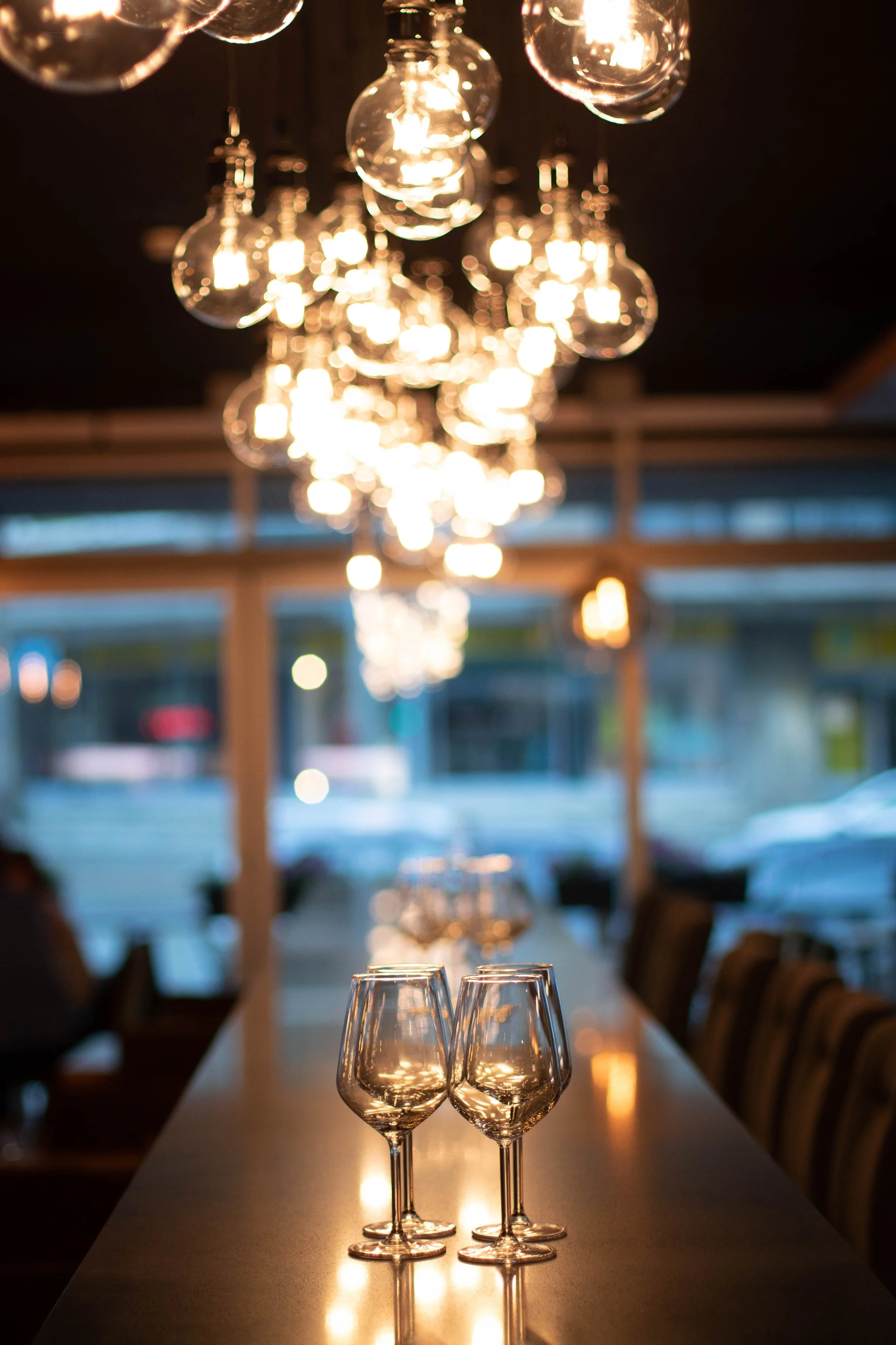 Be A WineKnow Holiday Wine Tasting with Hendrix + Lenox