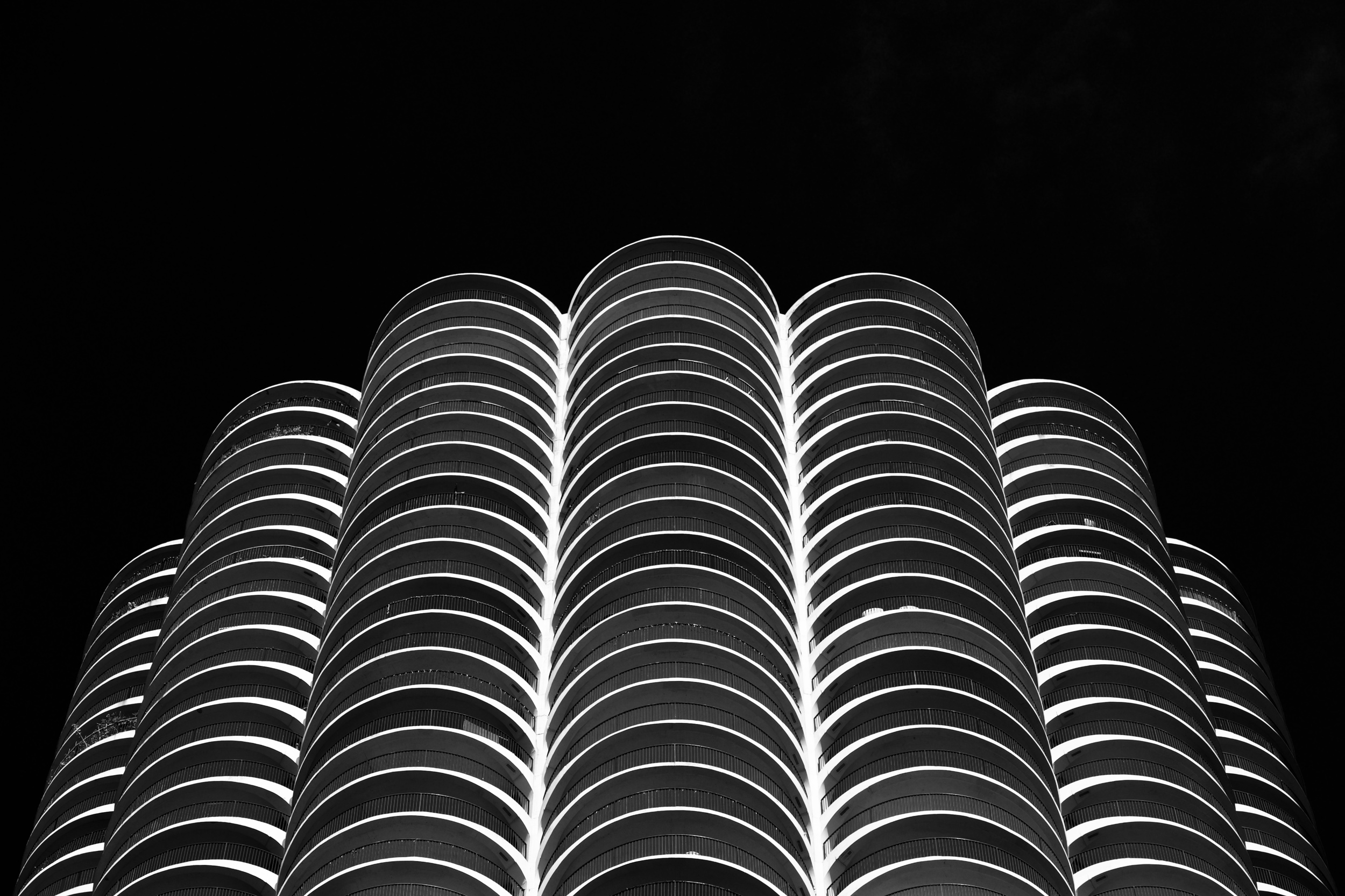 Scalloped Black and White (Marina City)