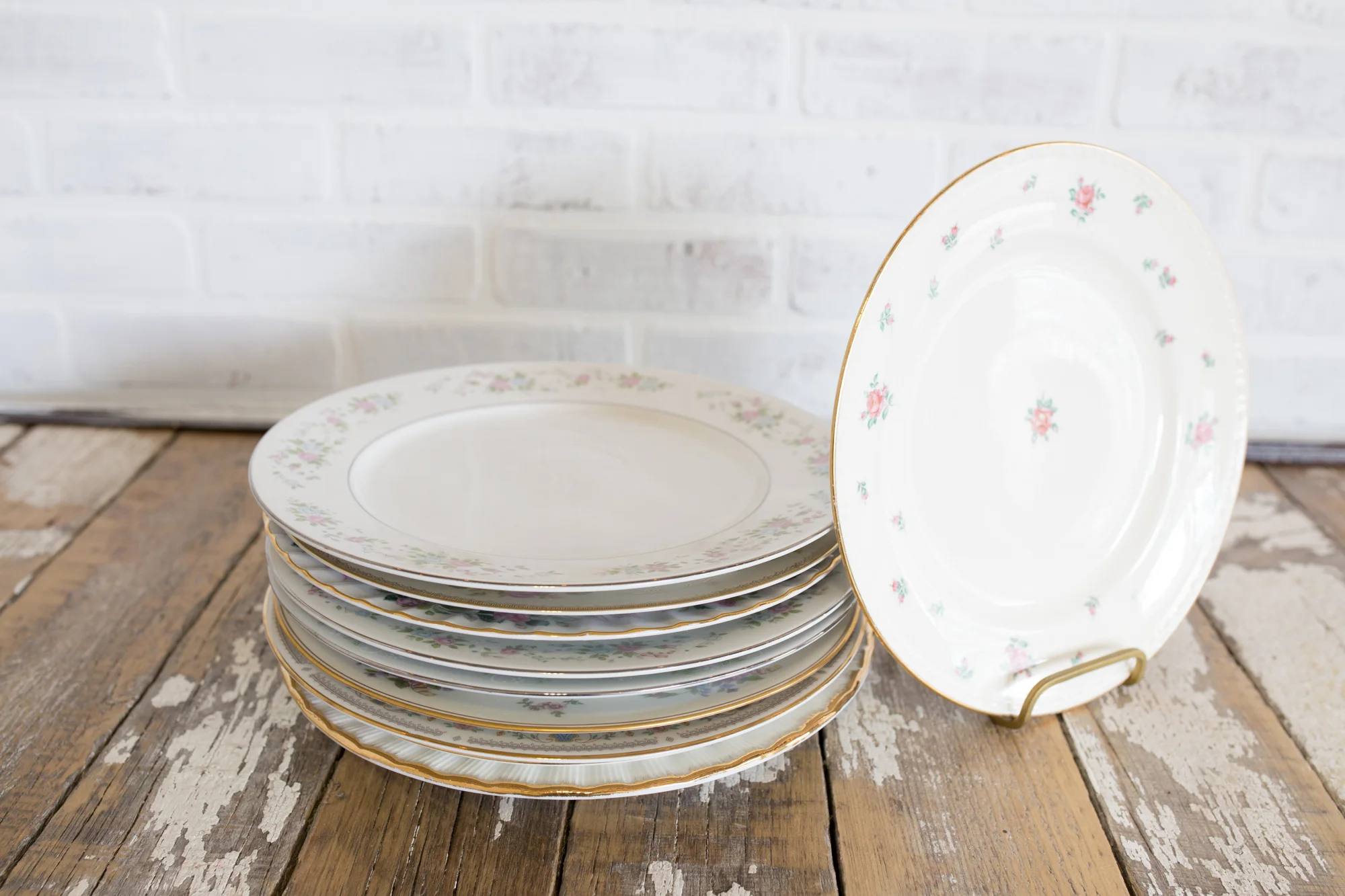 dinner+plate+vintage+pattern+mix+and+match+tabletop+wedding+event+rentals+Bend+Oregon+Curated.JPG