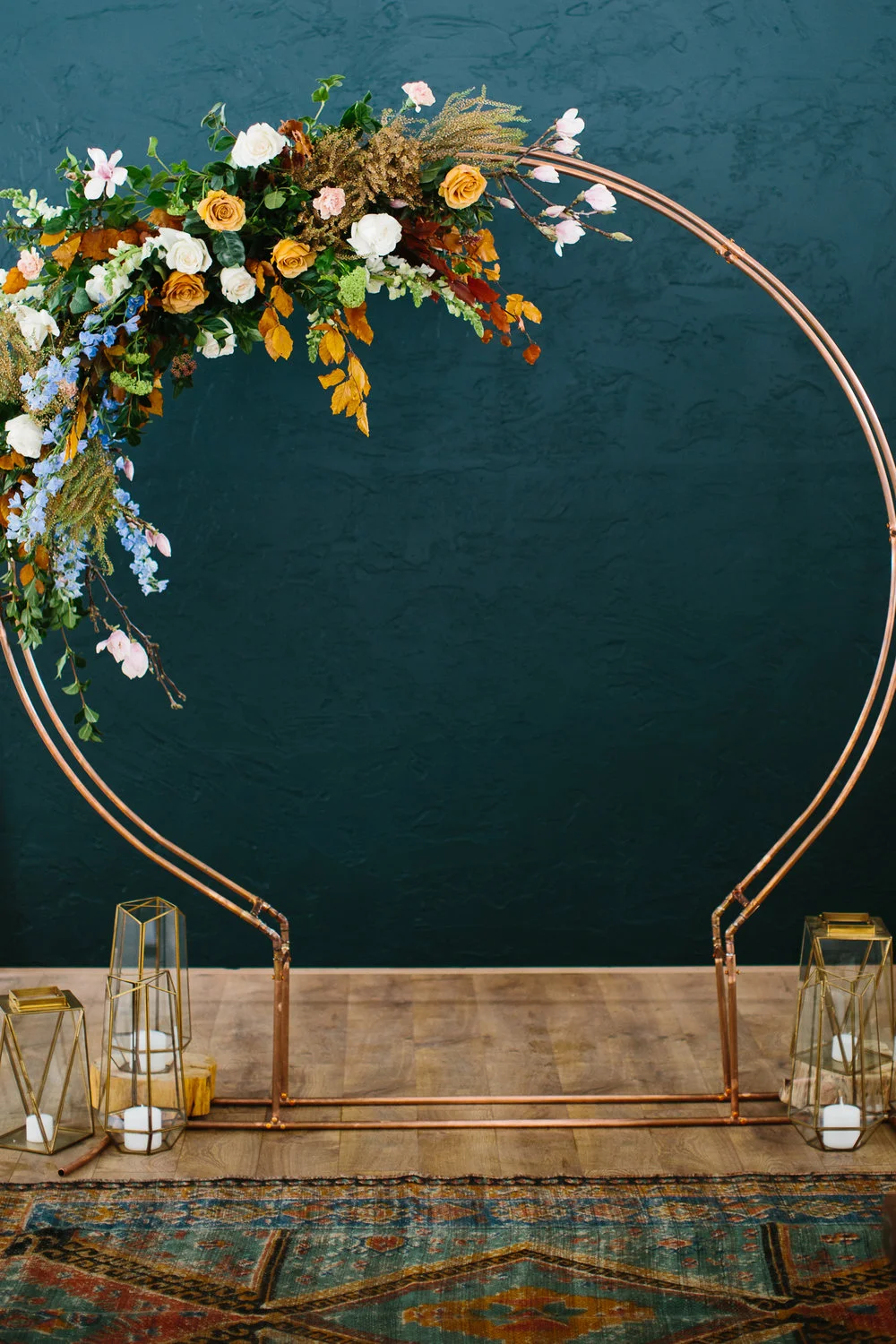 copper+arch+arbor+round+ceremony+backdrop+wedding+rentals+Bend+Oregon+Curated+Danielle+Gillett+Photography+White+Aspen+Creative.jpg