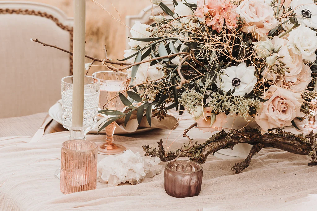 Light, airy, and blush feels on the high desert. Photography K. Gabrielle Photography , florals by Summer Robbins Flowers , rentals by Curated .