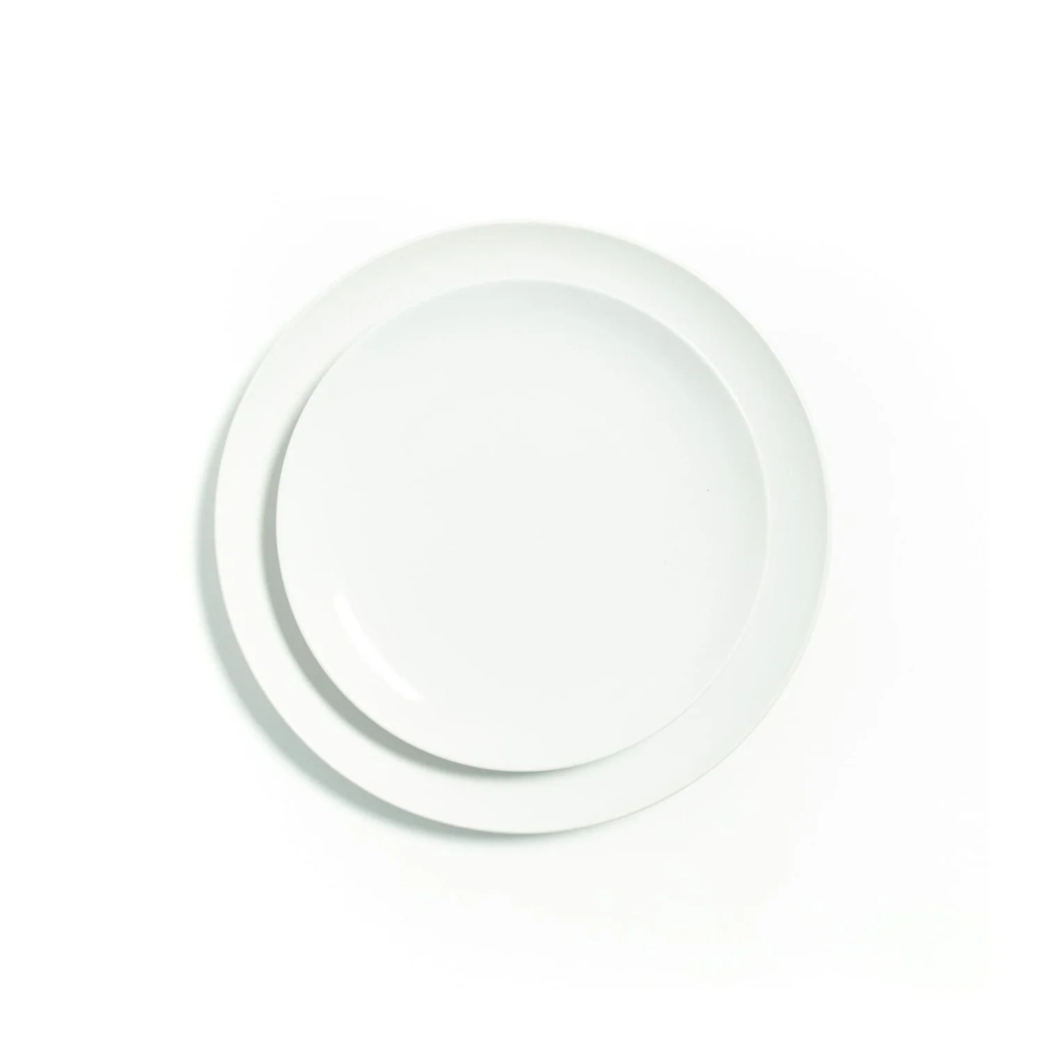 modern+white+plate+set+curated+event+rentals+Bend+Oregon+wedding+corporate .jpeg