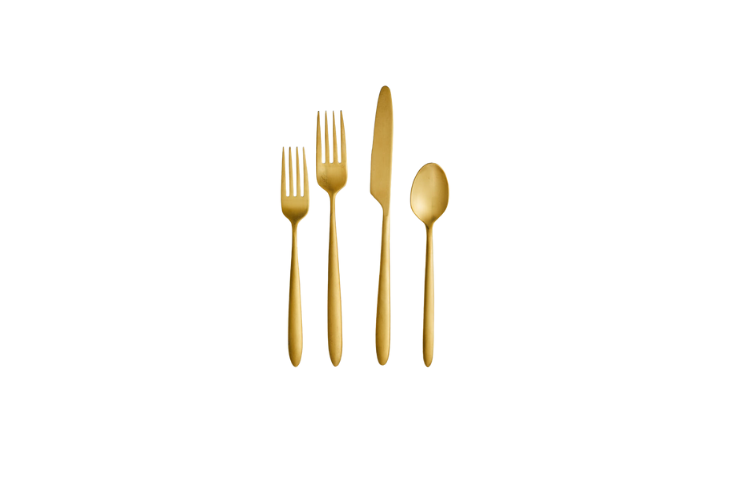 modern+brushed+gold+flatware+bend+oregon+curated+event+rentals+wedding.png