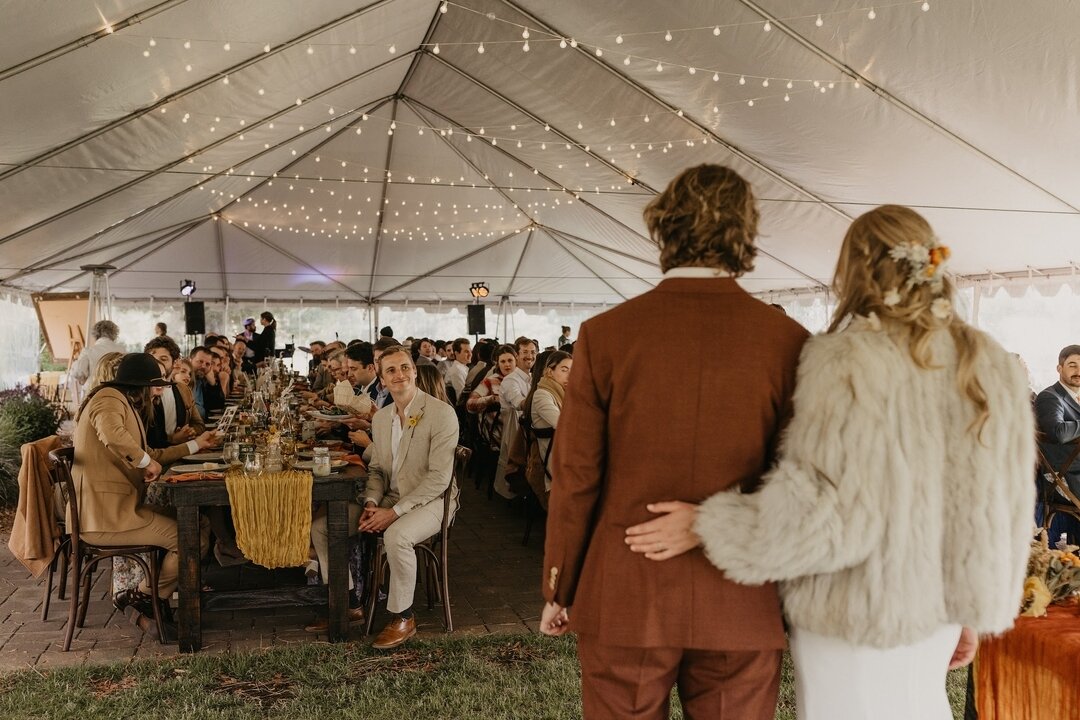 Don't forget to soak in every moment! All those people are there for YOU!

📷 @juliadukephoto
@theindigobride
@houseonmetolius
@classicbeautybyheather
@centraloregonbridalbeauty
@wilderluxesalon
@dreamindesserts
@bowtiecatering
@bluewaveband
@illumin