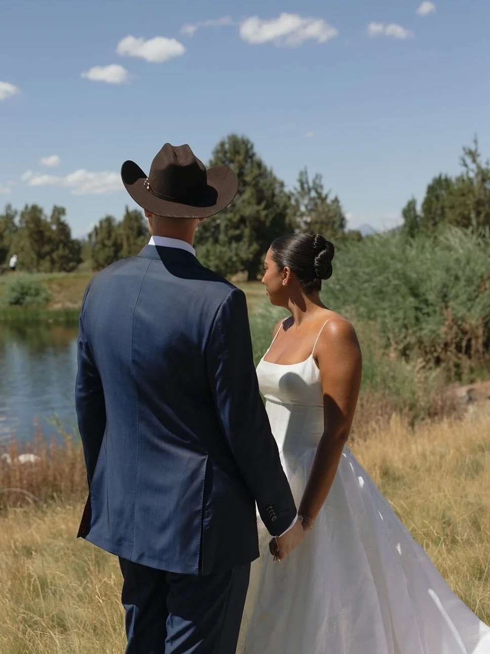 More vibes like this in 2026 😎
⠀⠀⠀⠀⠀⠀⠀⠀⠀
@taylorstuck
@luxeproductions
@noblefloralco
@ckennedybeauty
@juniperpreserveweddings
@dawnanddusk_boutique
@orbullrental
@bendbeerburros