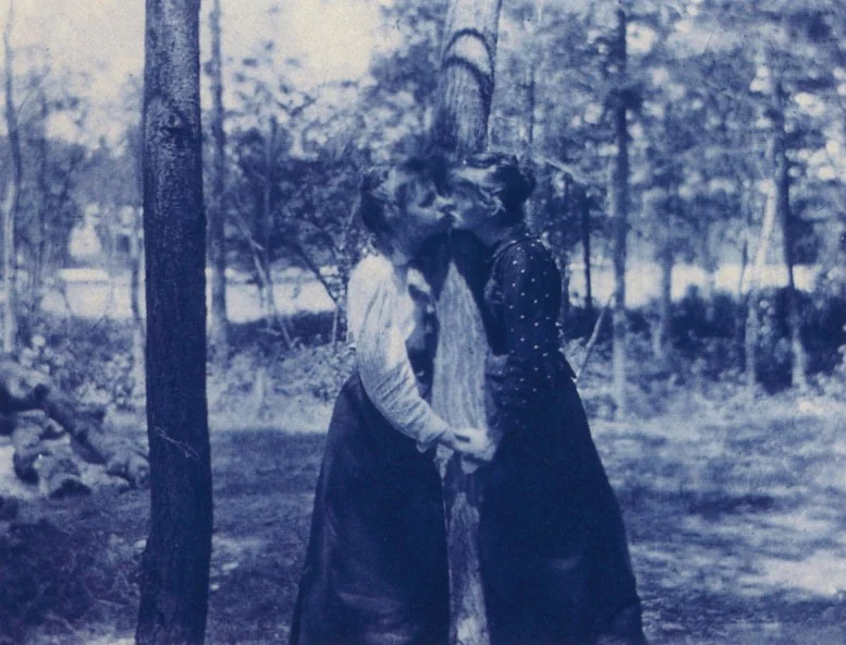 The_Face_in_the_Lens_Robert_Flynn_Johnson_USA_cyanotype_circa_1890