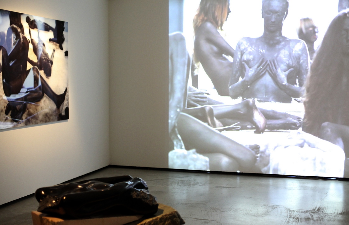 an-idea-of-beauty-center-for-contemporary-culture-vanessa-beecroft.jpg