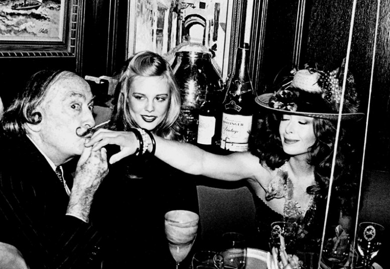 Roxanne_Lowit_salvador_dali_parlor_club_new_york-777x537.jpg