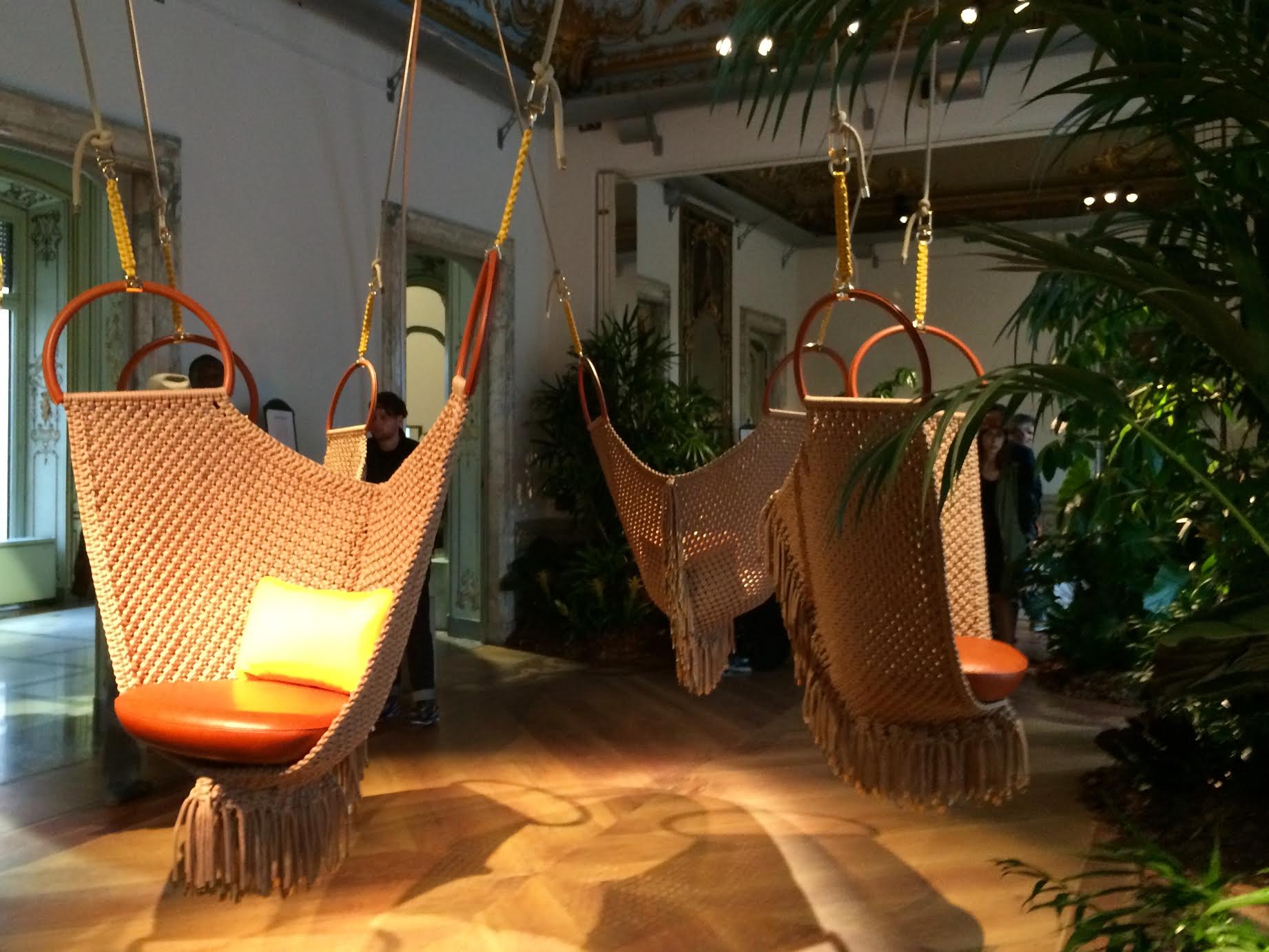 objets nomades swing chair