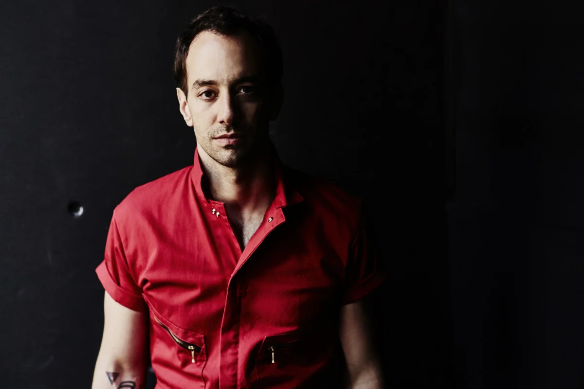 Momentary Masters: An Interview With Strokes Guitarist Albert Hammond Jr. 
