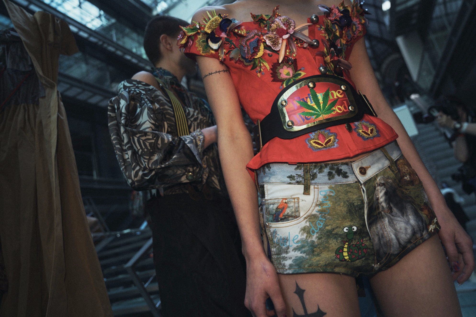 AK-VW_SS18_Backstage_HiRes_242_ph.JimTobiasJohnston.jpg