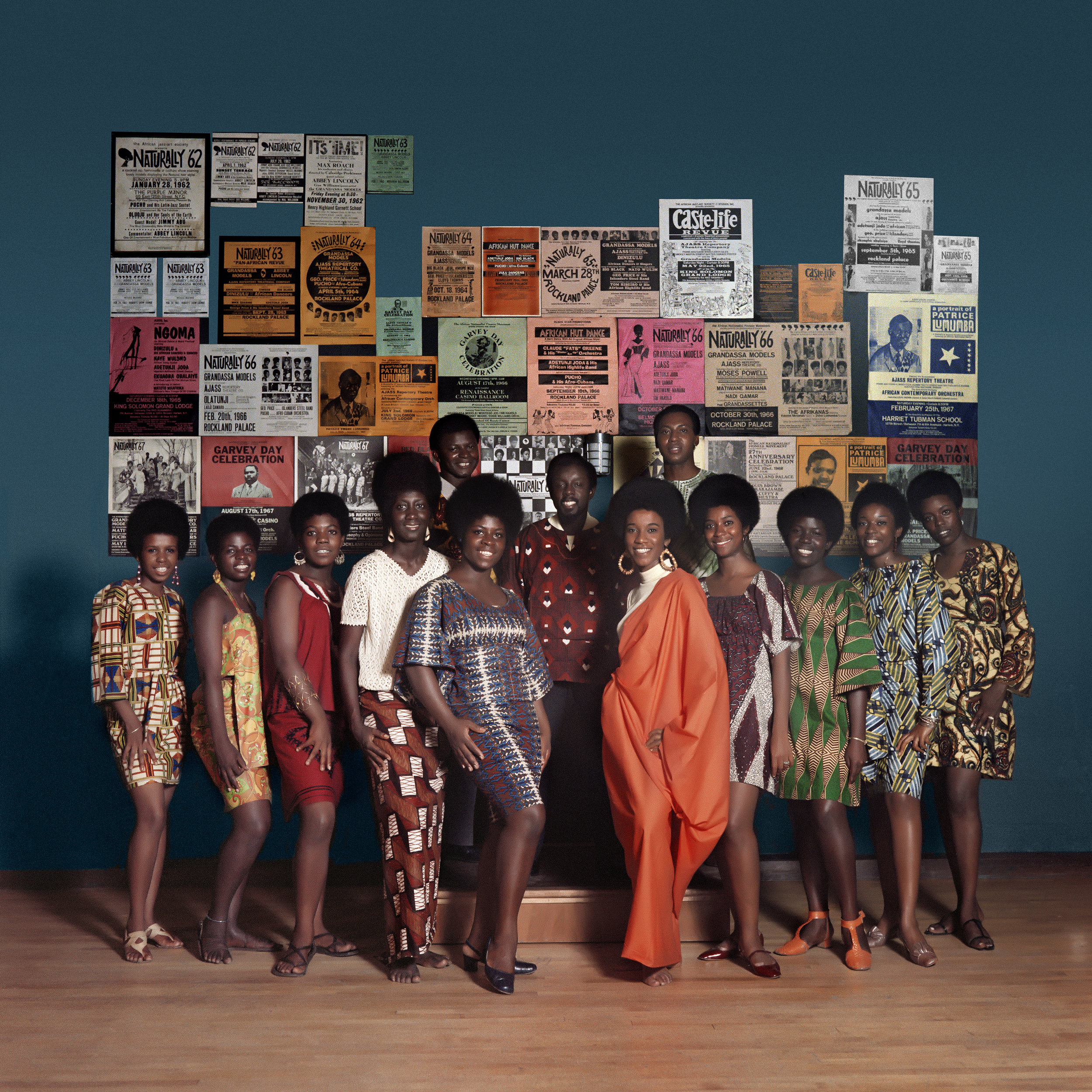  Kwame Brathwaite. “Naturally ’68” photo shoot, featuring Grandassa Models and founding members of AJASS. Back row includes: Eleanor Ballard, far left; Sikolo Brathwaite, third from left; Juanita McLean, fourth from left; Zeta Gathers, fifth from lef
