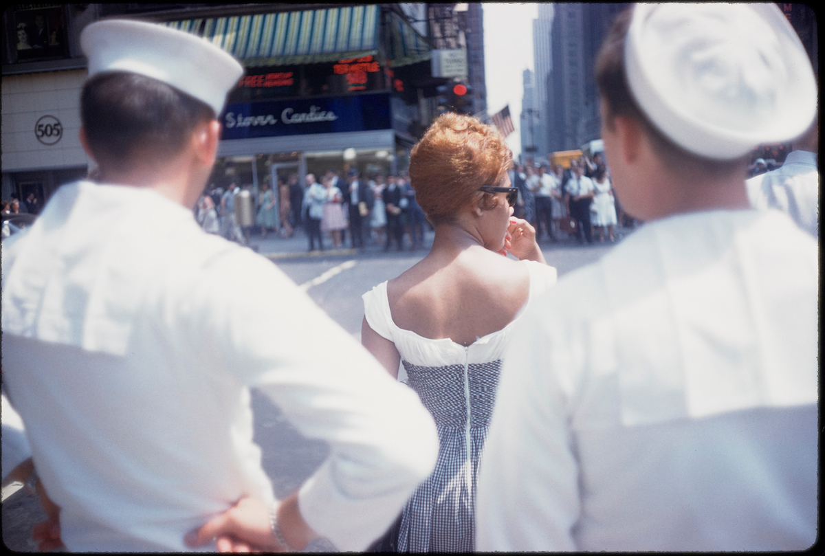  Garry Winogrand (American, 1928-1984). Untitled (New York), 1960. 35mm color slide. Collection of the Center for Creative Photography, The University of Arizona. © The Estate of Garry Winogrand, courtesy Fraenkel Gallery, San Francisco 