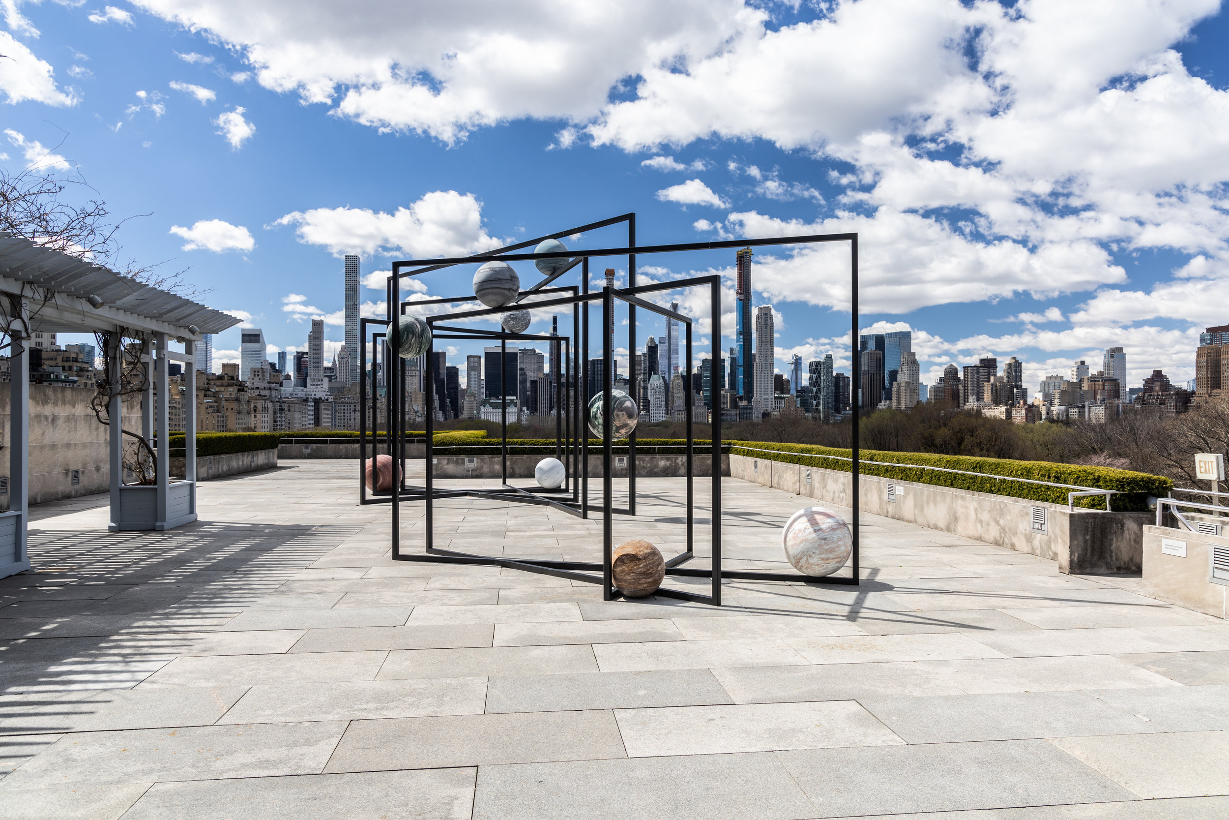  Alicja Kwade (b.1979, Poland). The Roof Garden Commission: Alicja Kwade, ParaPivot. Installation view, The Metropolitan Museum of Art, 2019. Courtesy of the artist; 303 Gallery, New York; KÖNIG GALERIE, Berlin/London; and kamel mennour, Paris/London