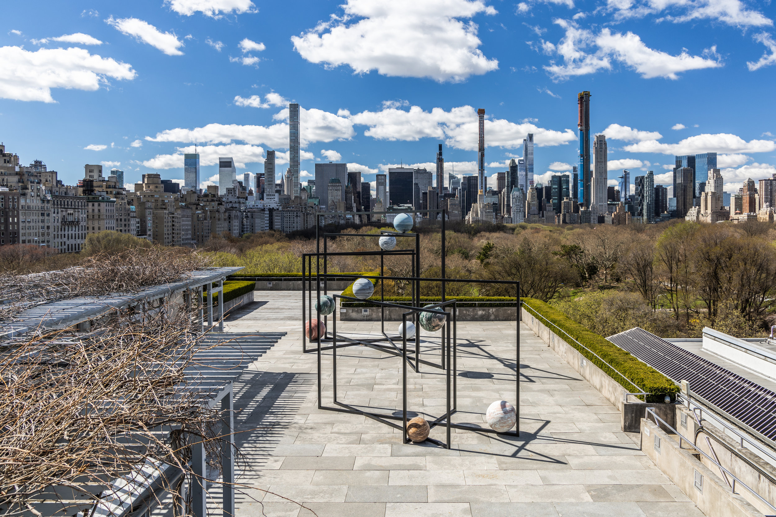  Alicja Kwade (b.1979, Poland). The Roof Garden Commission: Alicja Kwade, ParaPivot. Installation view, The Metropolitan Museum of Art, 2019. Courtesy of the artist; 303 Gallery, New York; KÖNIG GALERIE, Berlin/London; and kamel mennour, Paris/London