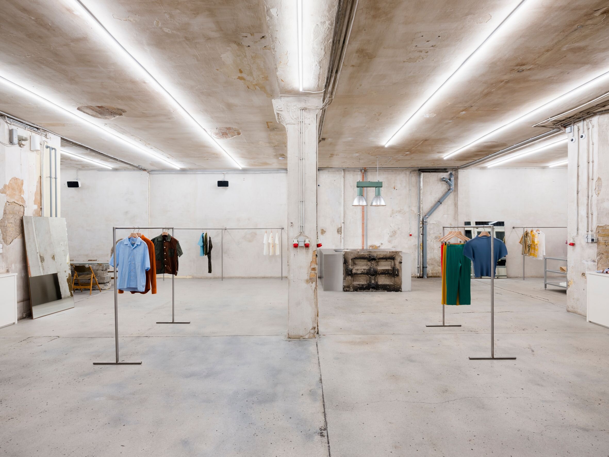 Take A Peek Inside Voo Store's New Brutal Store Design in Berlin Autre ...