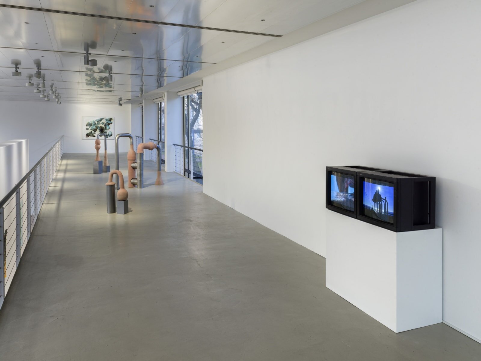  Installation view 