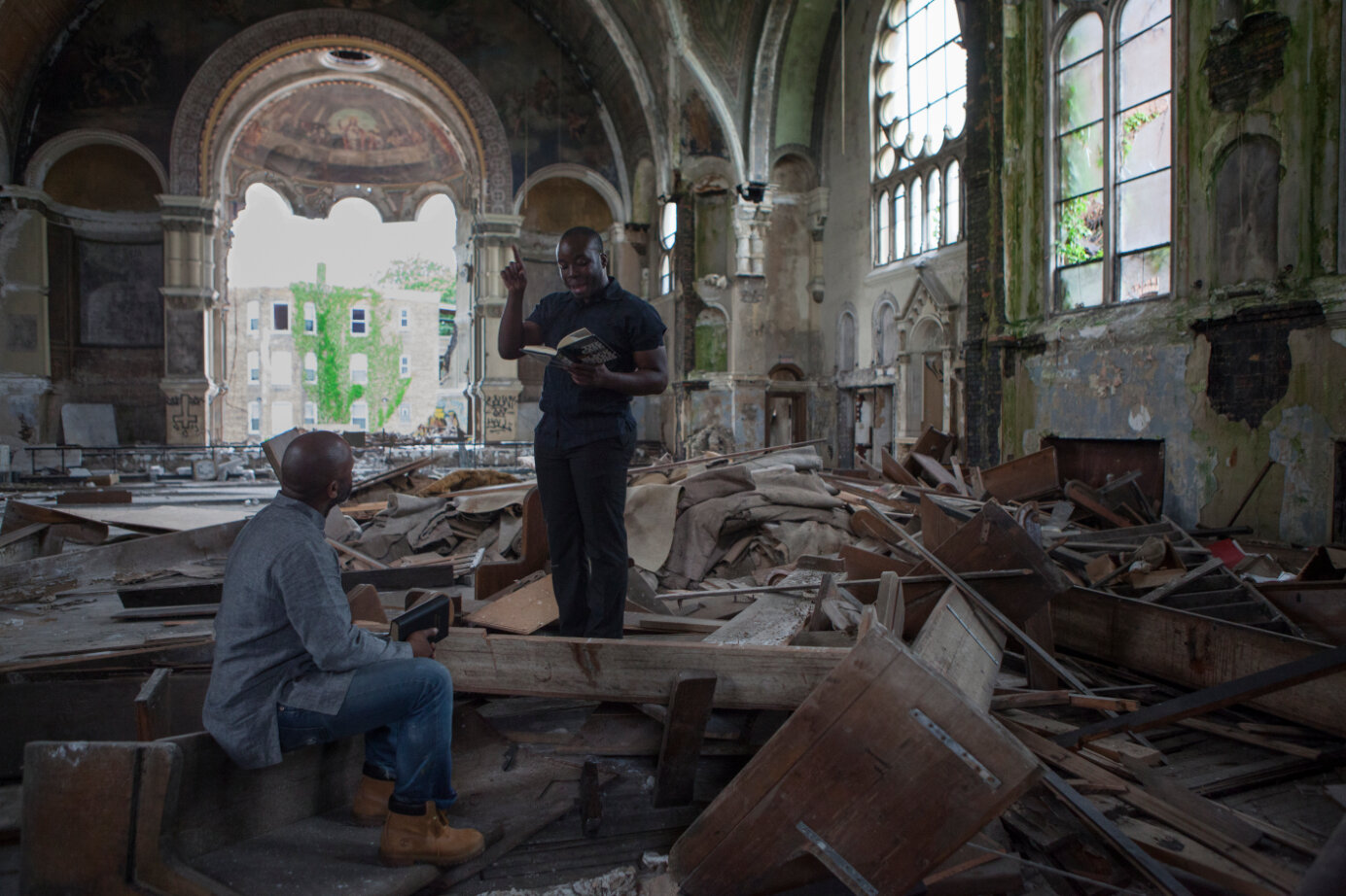  Theaster Gates  Gone Are the Days of Shelter and Martyr , 2014 Video, sound, color; 6:31 minutes © Theaster Gates. Courtesy White Cube and Regen Projects, Los Angeles 