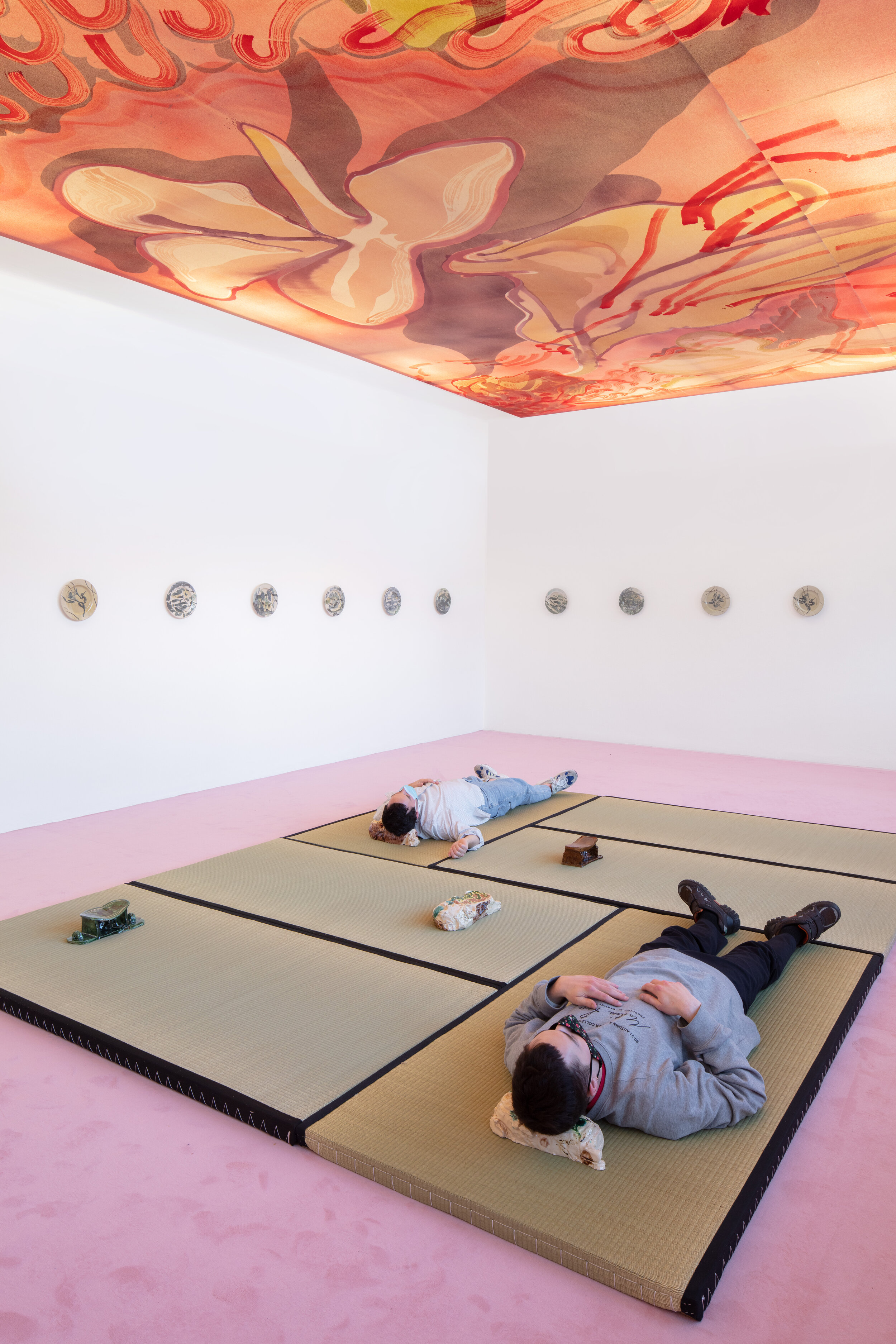  Installation view:  Matthew Lutz-Kinoy. Window to The Clouds ; Salon Berlin, Museum Frieder Burda Matthew Lutz-Kinoy,  Wings of Flamingos ,  Camargue , 2020. Acrylic on canvas, 380 x 690 cm. Courtesy of the artist;  Keramikos 3 , 2019. Hand-painted 