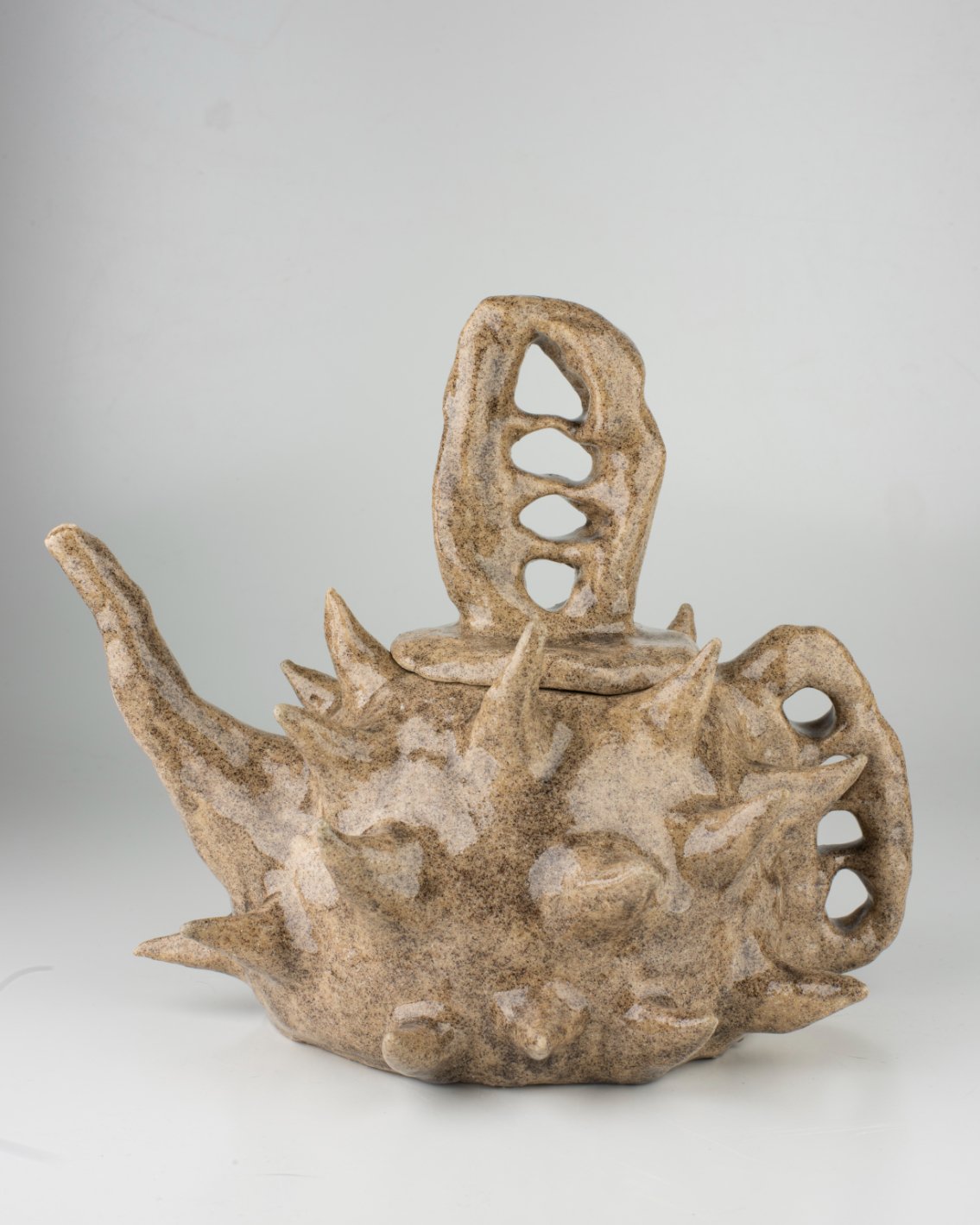  Marianita Roma  PUÁS , 2022 Gres low temor ceramic 24 x 30 x 19 cm 300 € Artwork location: Guanajuato 