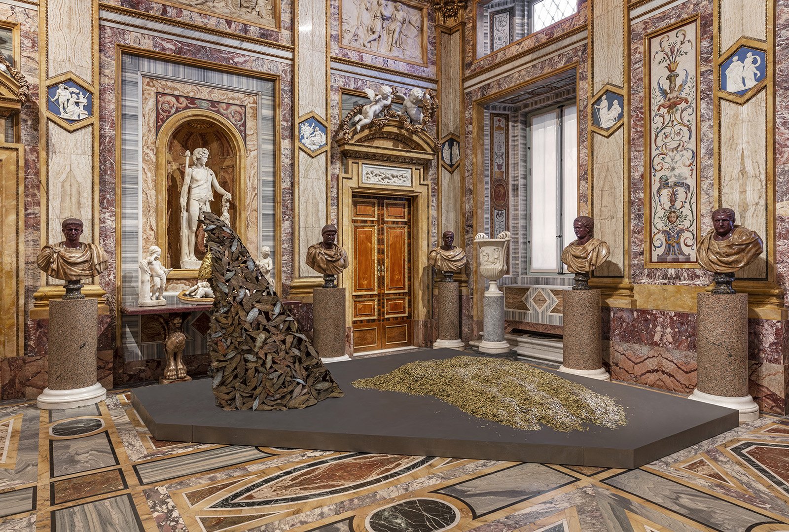 Giuseppe Penone. Gesti universali, Installation view, Sala degli Impertaori, Galleria Borghese, Roma - ph. S. Pellion © Galleria Borghese 