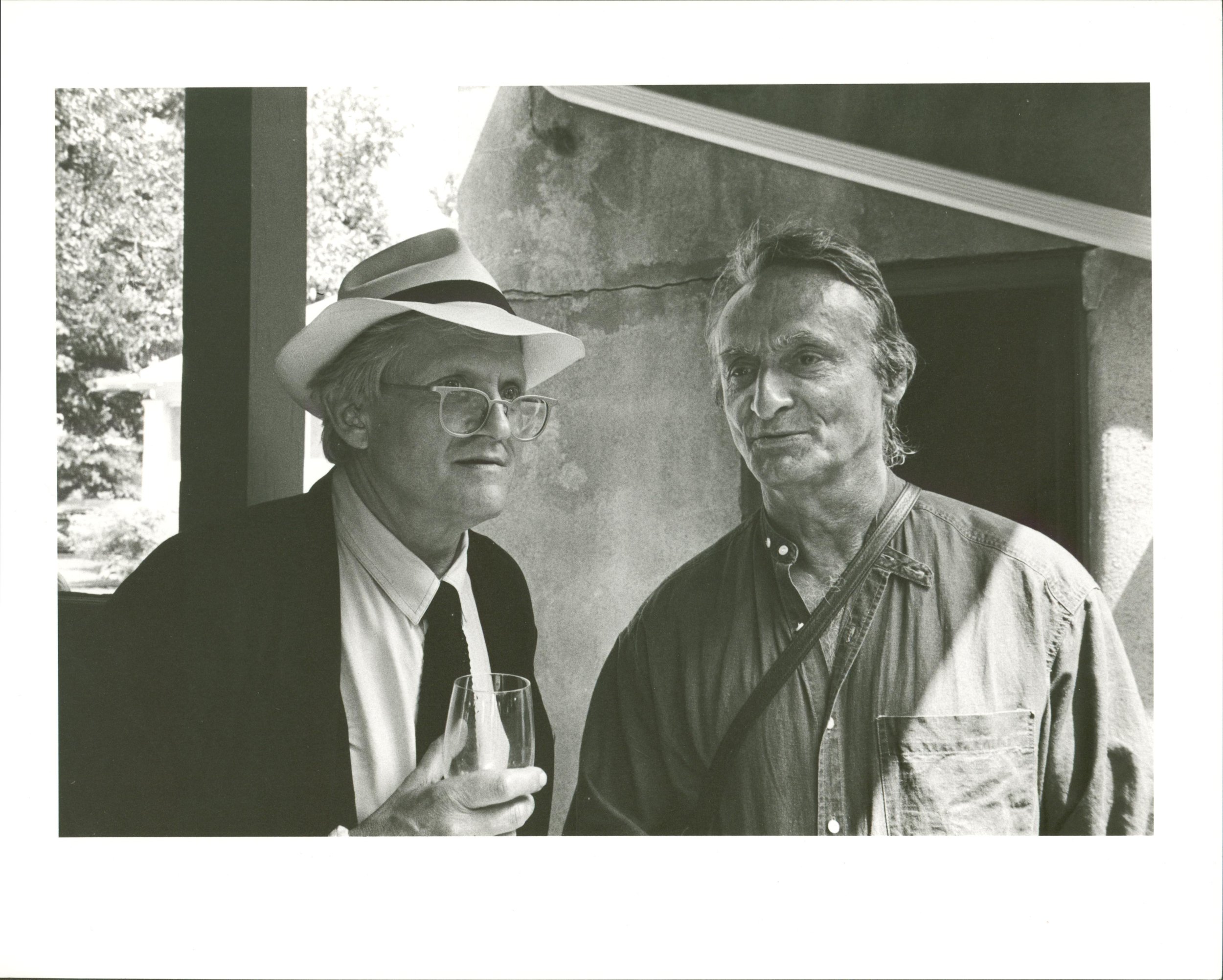  David Hockney &amp; Larry Rivers, Henry Geldzahler's funeral, Long Island, August, 18,1994 ©Allen Ginsberg, courtesy of Fahey/Klein Gallery, Los Angeles 