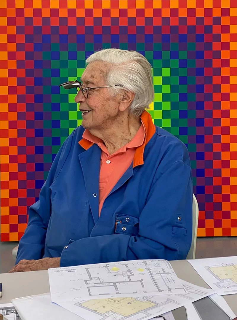  Julio le Parc photographed by Lorenzo Fiaschi, 2023 Image courtesy of Galleria Continua and the photographer  