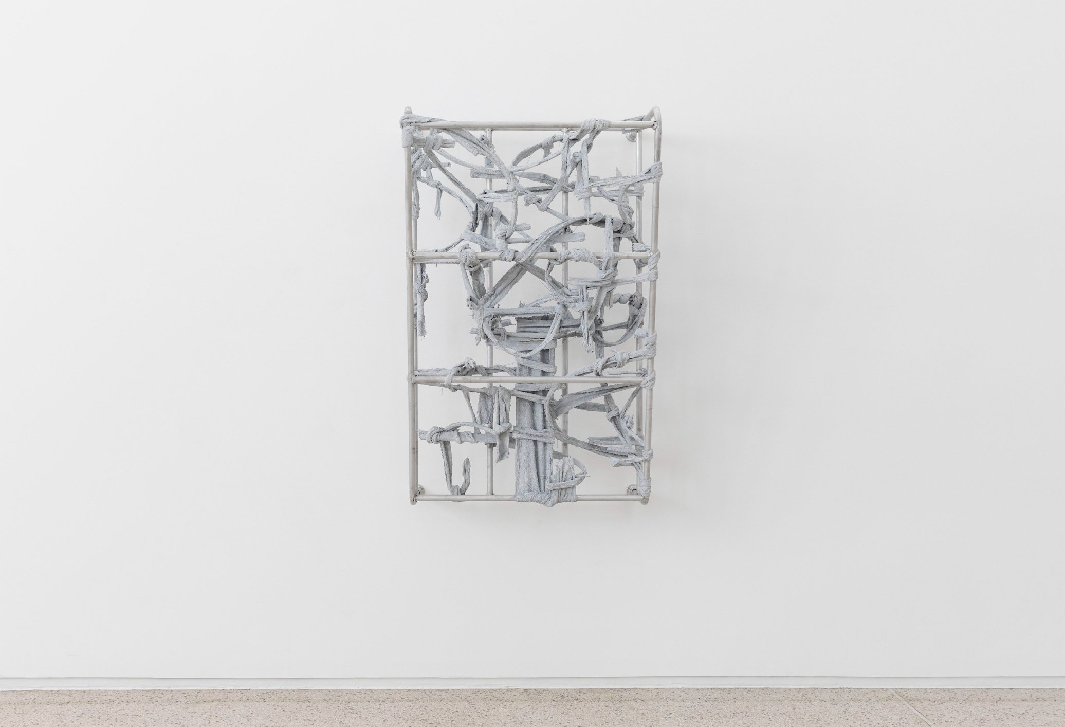  Nikita Gale     RUINER IX  (2021) Aluminum, concrete, terry cloth 156.2 x 96.5 x 88.9 cm 61.5 x 38 x 35 inches (B-NGALE-.23-0001)  © the artist  Courtesy the artist and Petzel, New York  