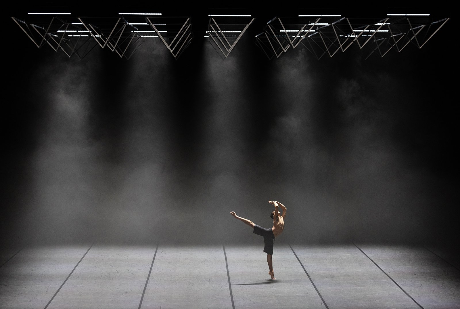 Wayne McGregor's Autobiography, Company Wayne McGregor (Jasiah Marshall), Théâtre de Saint-Quentin-en-Yvelines, France (2023), Photo credit Ravi Deepres (4).jpg