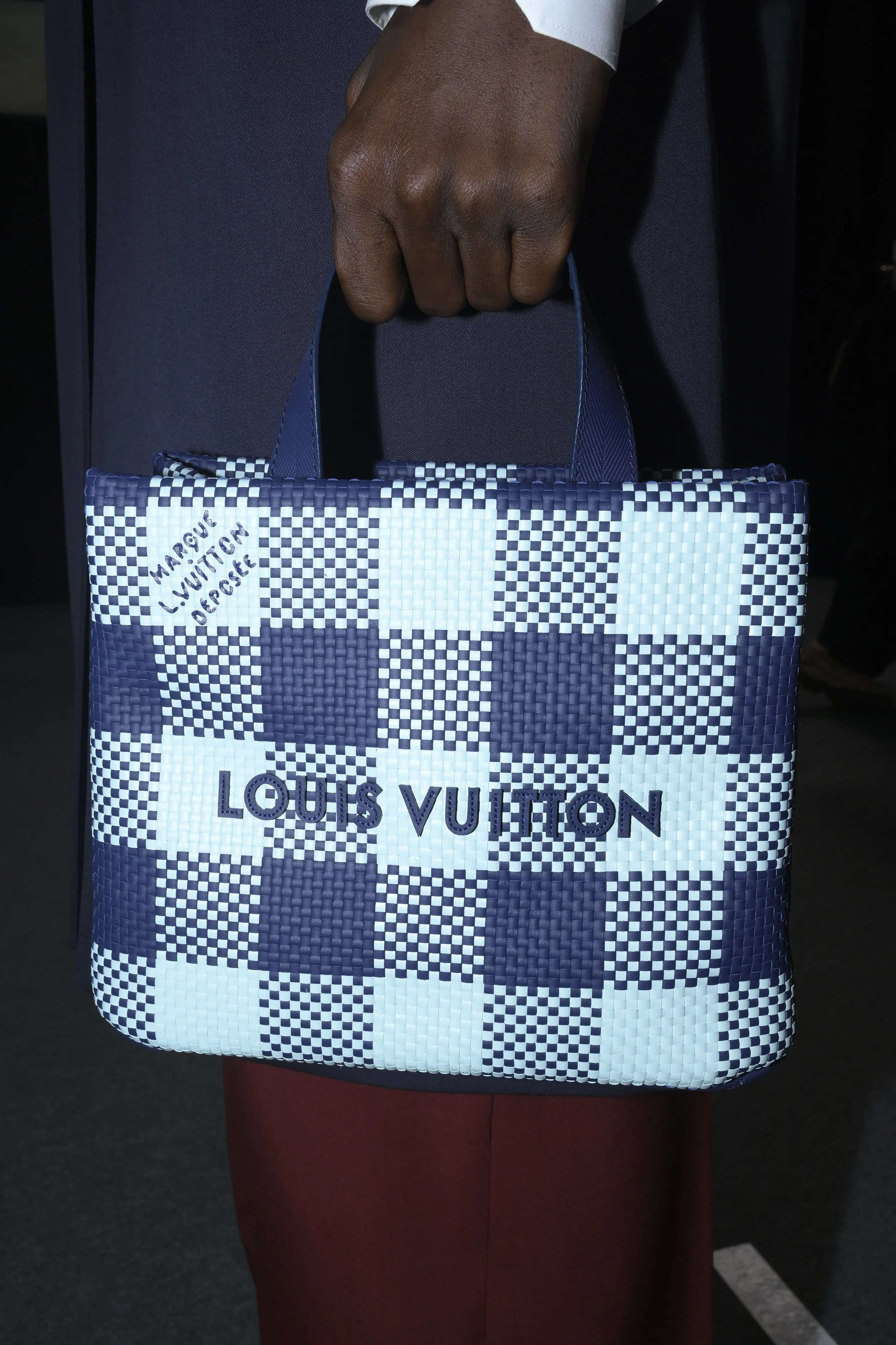 LOUIS VUITTON MENrsquo;S SPRING SUMMER 2026 SHOW BACKSTAGE 10.jpg