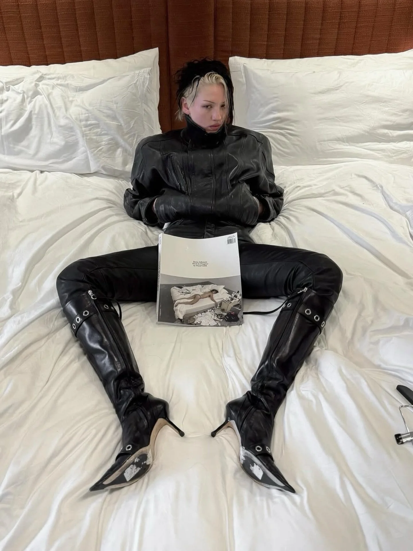 Tiz the season, heels on bed. @betsyjohnson_ for @autremagazine FW25 The Work In Progress issue. Sold out online, available at @magazinecafe 

#betsyjohnson #heels #wip