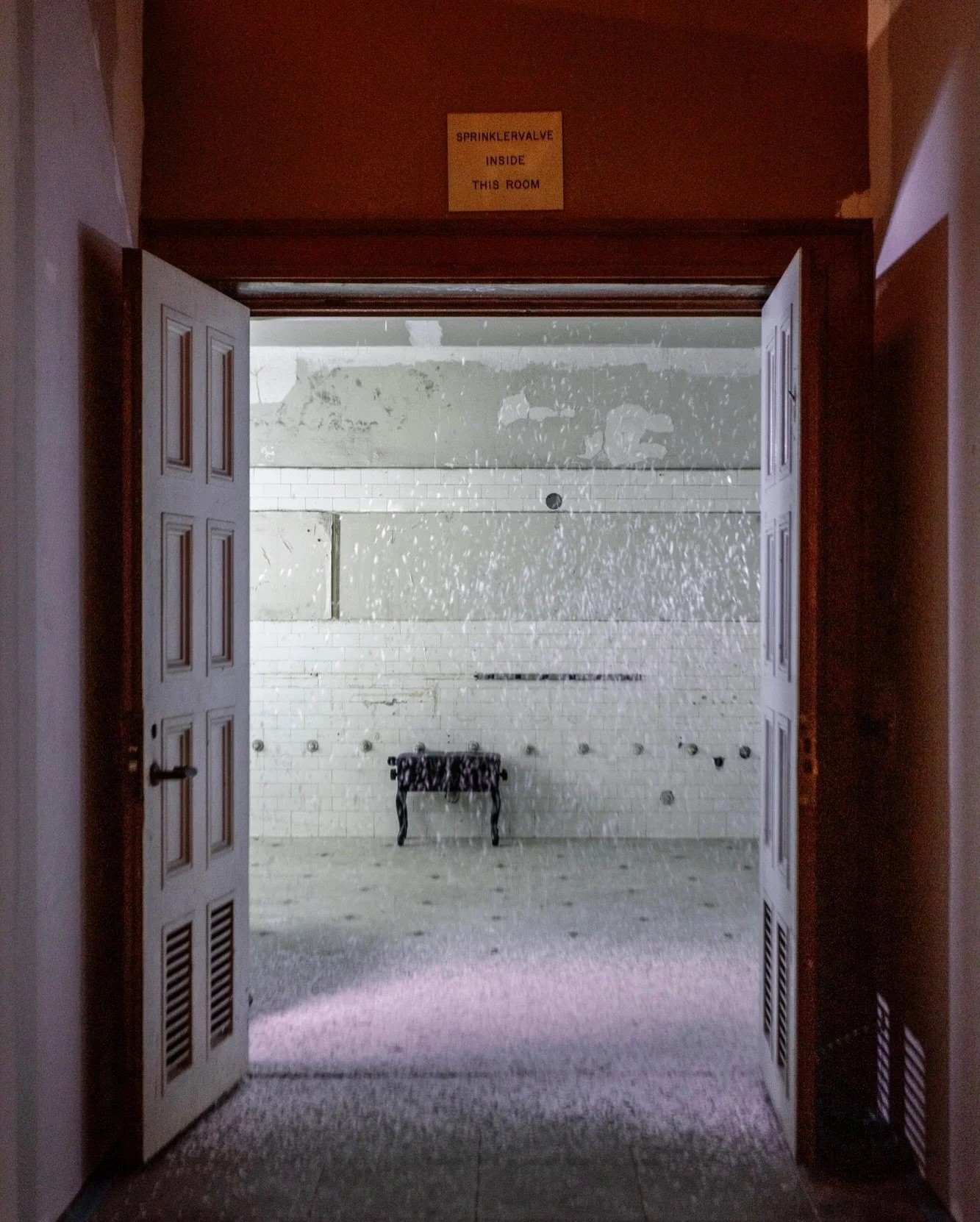 CALLING ALL ANGELENOS: &ldquo;What a Wonderful World: An Audiovisual Poem,&rdquo; presented by the Berlin-based Julia Stoschek Foundation (@juliastoschekfoundation) and edited (not curated) by Udo Kittelmann, is in its final weeks&mdash;spanning earl