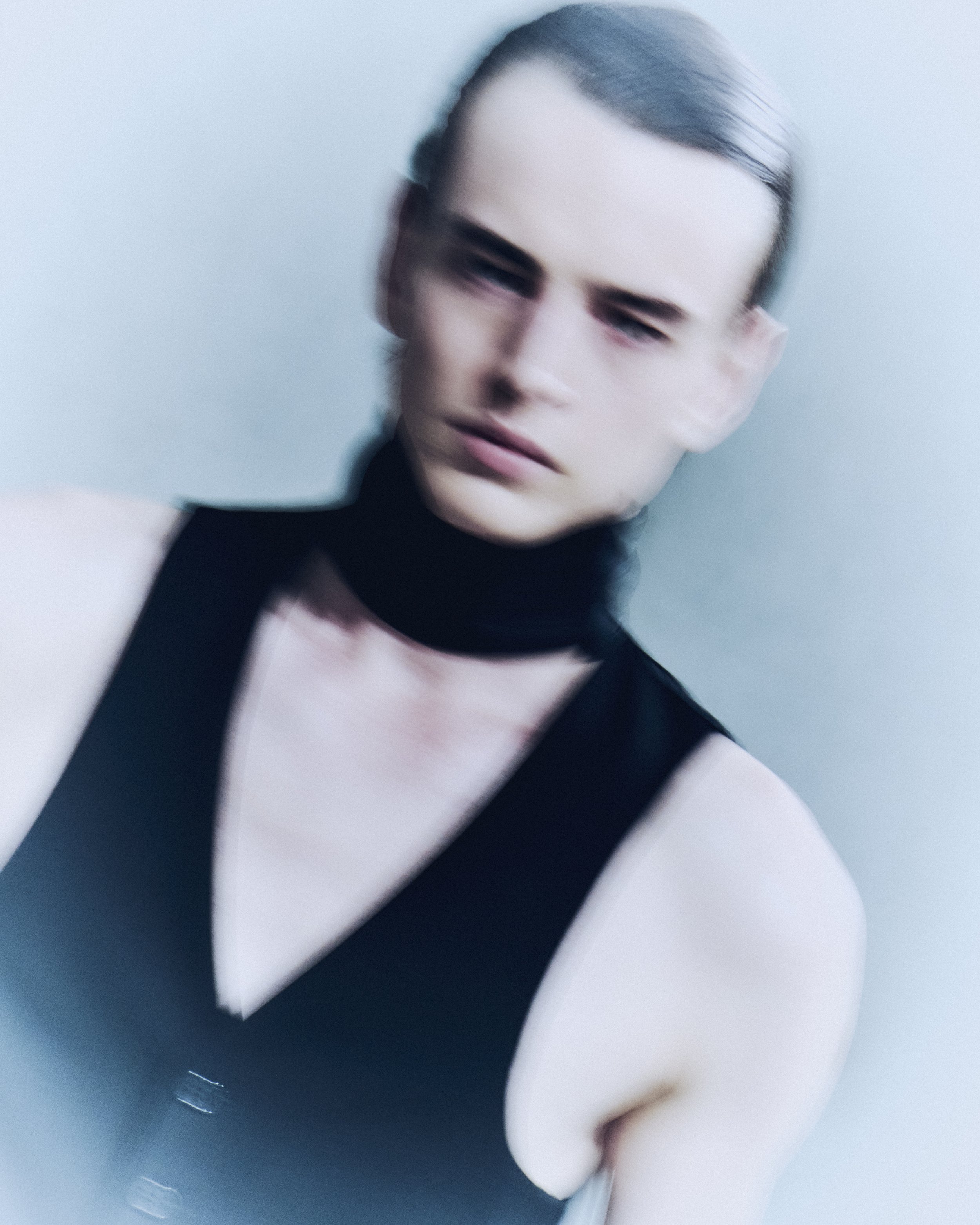 SAINT LAURENT_MEN'S_SUMMER-27_AMBIANCE_04_24_HR.jpg