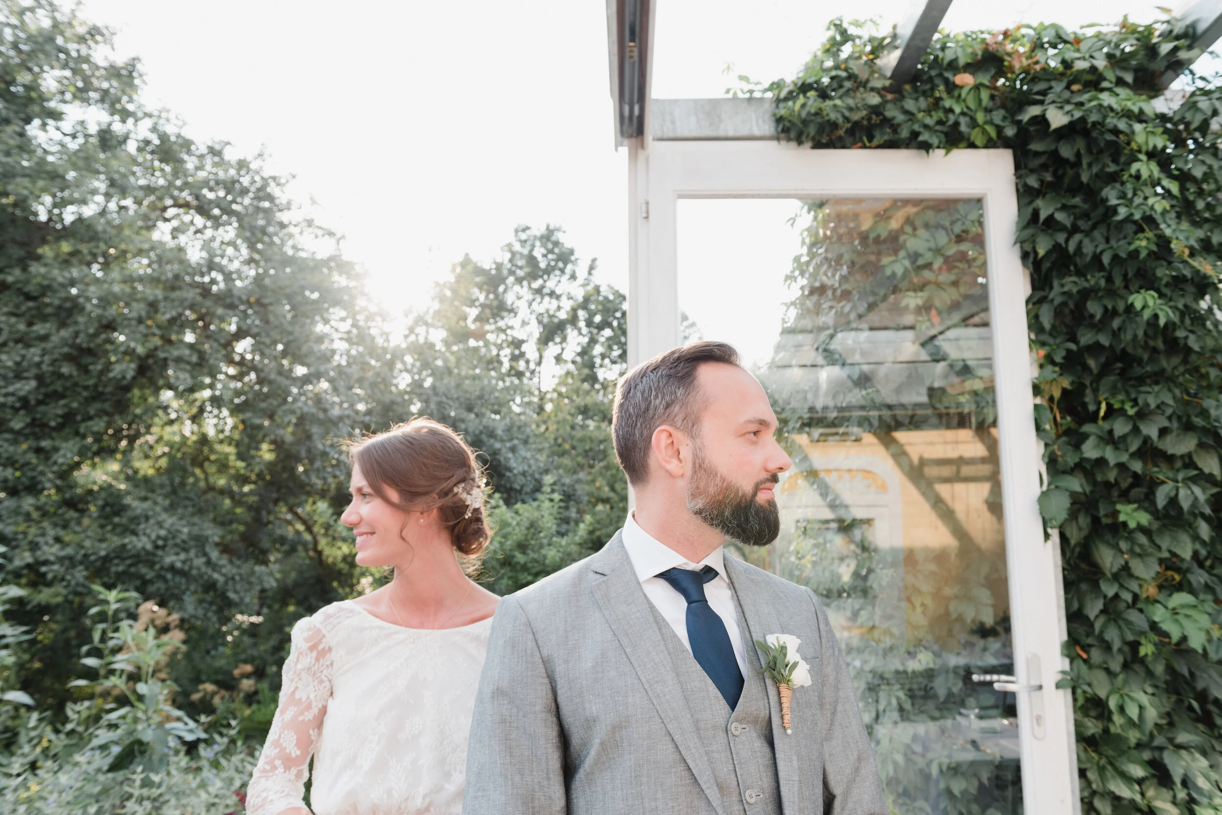 Pia &amp; Christian - A Stylish Garden Wedding in Austria's die Träumerei