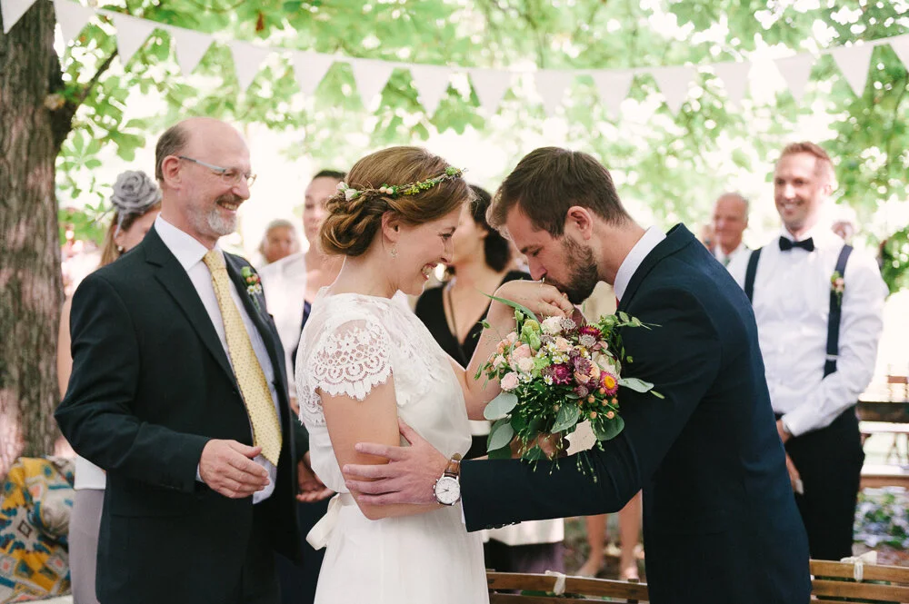 Valerie &amp; Lawrence - Outdoor wedding at Schloss Mühlbach, Austria