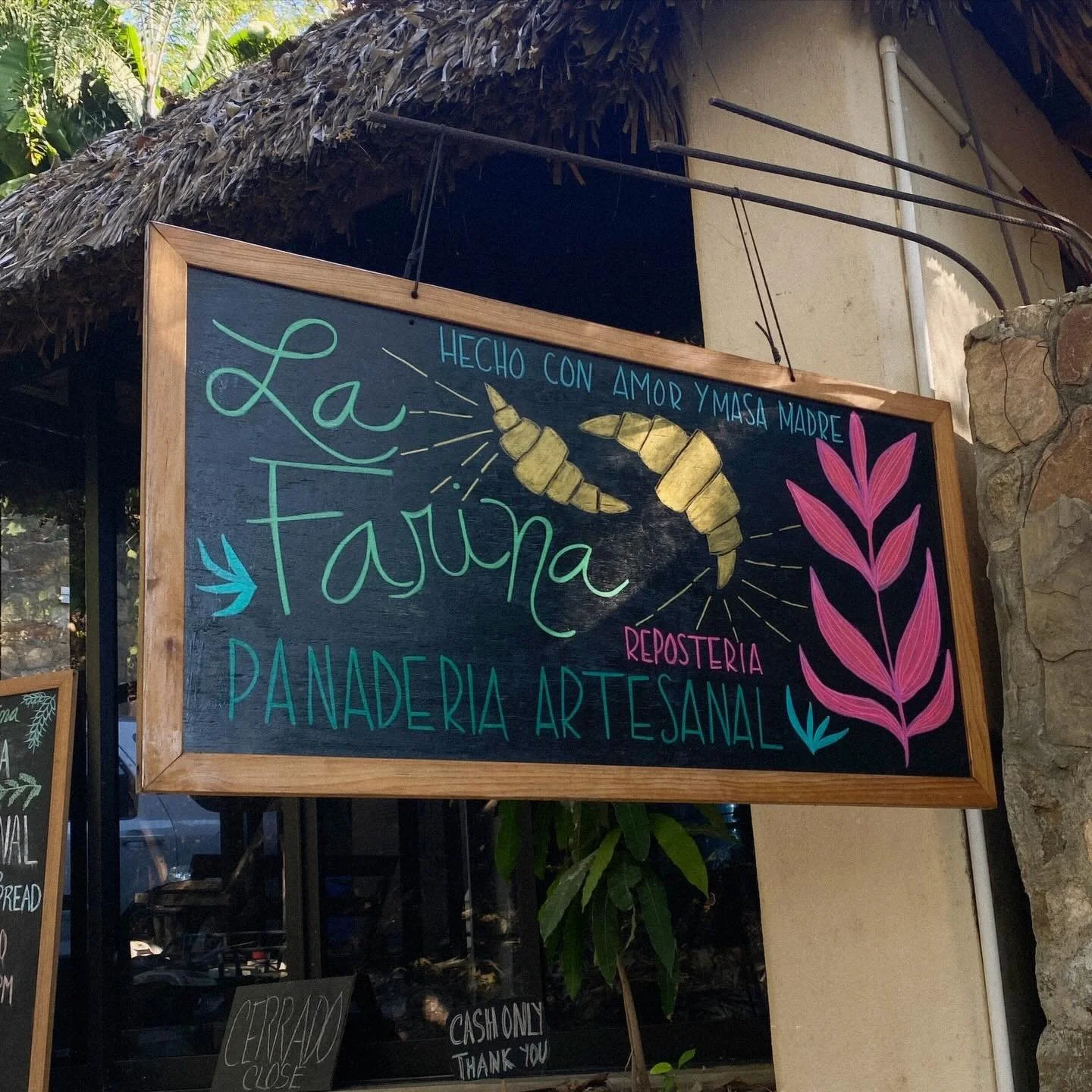 Muchas gracias amigos de @lafarinasanagustinillo Caro y Antoine 🩷🩵 bien contente du r&eacute;sultat! 😘