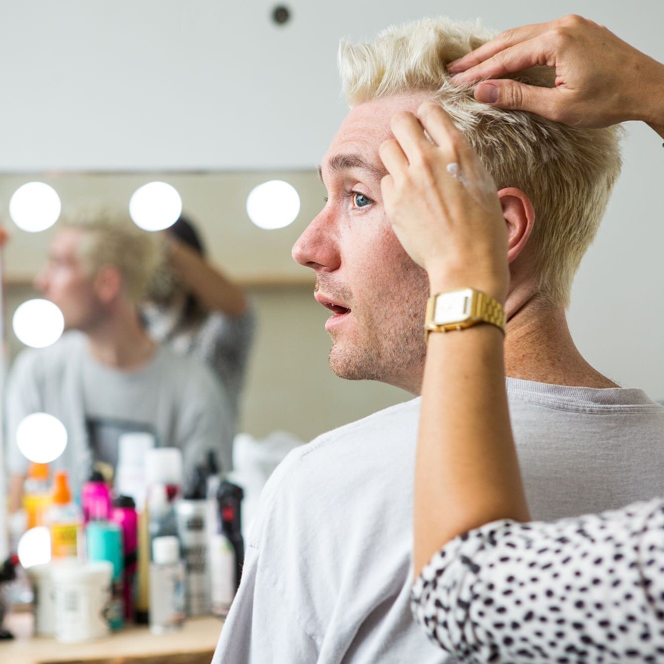 Styling and texturing Dan from Bastille&rsquo;s lovely new hair cut (not cut or coloured by me FYI) Looks so good on him. #dreamy 😍

#bts photo by wonderful @capturedbycorinne 😘
Lovely job passed by @nicolefairfield 🥰

#bastille #mua #hmua #haircu