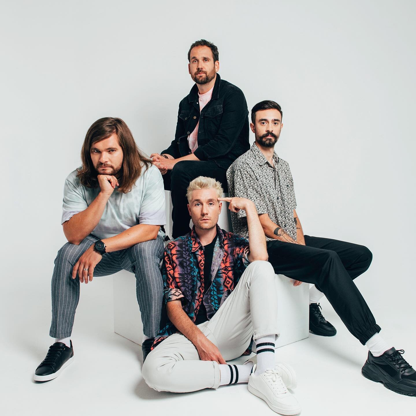 Yaaaaaaas! Sick photo of Bastille... from a couple of weeks ago. 💥👌🏽this makes me happy 😁

📸 talented @slb_photo 
👟👕styled by @gracegilfeather 
Makeup and grooming by me 
Thanks to @nicolefairfield 😍 
.
.
.
.
.
.
.
.
.
.

#mua #malegrooming #