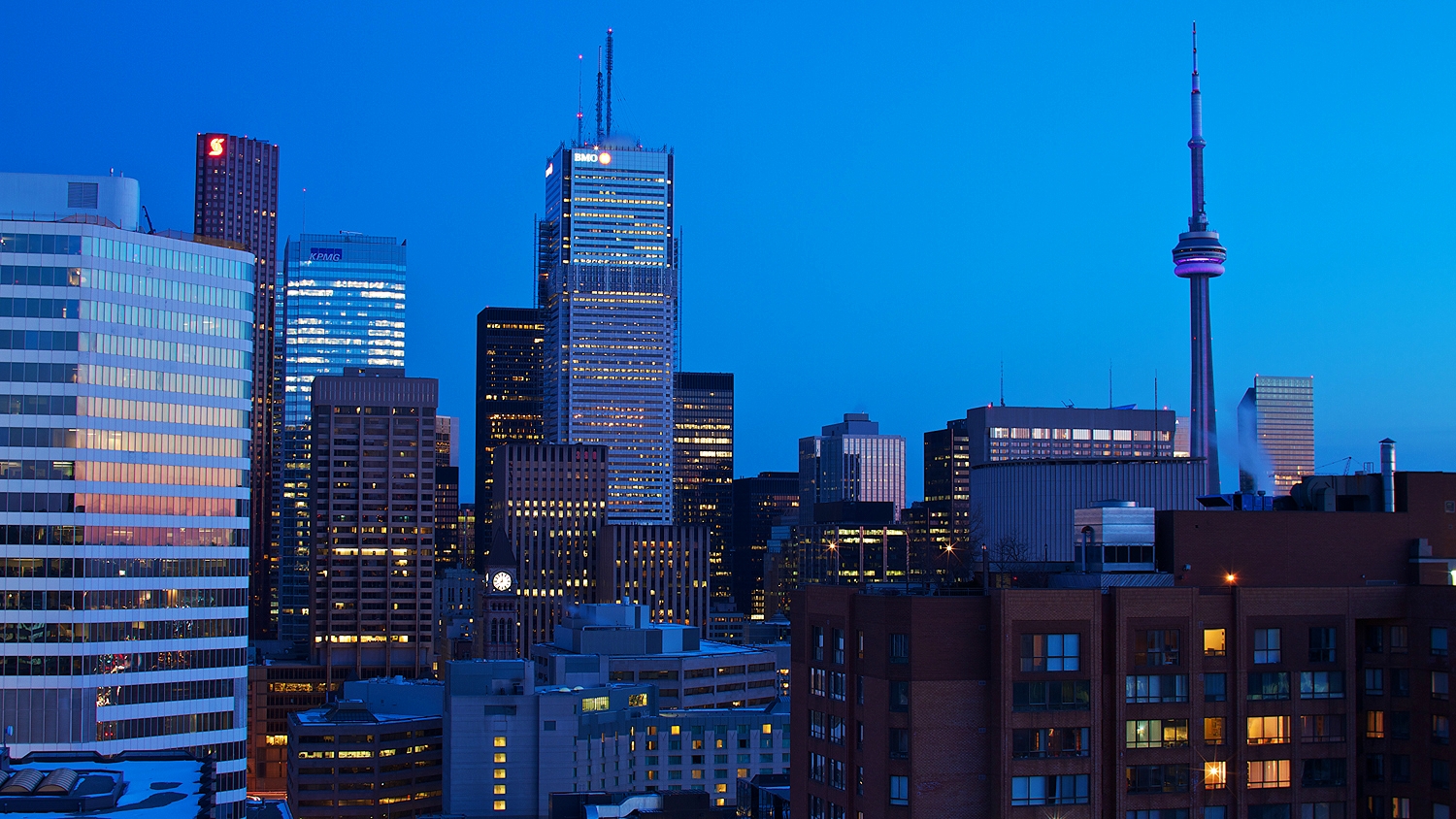 Cn Tower Day to Night 215.jpg