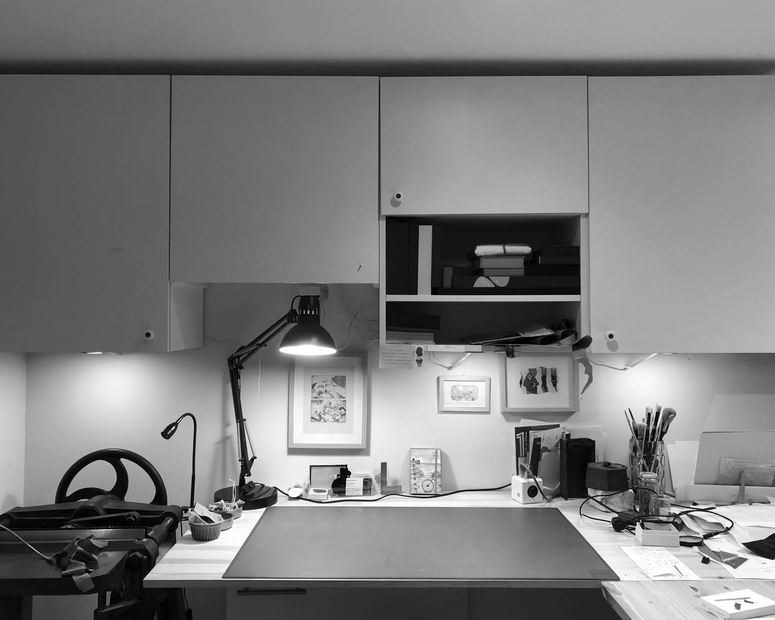 Vue sur mon bureau et ses rangements