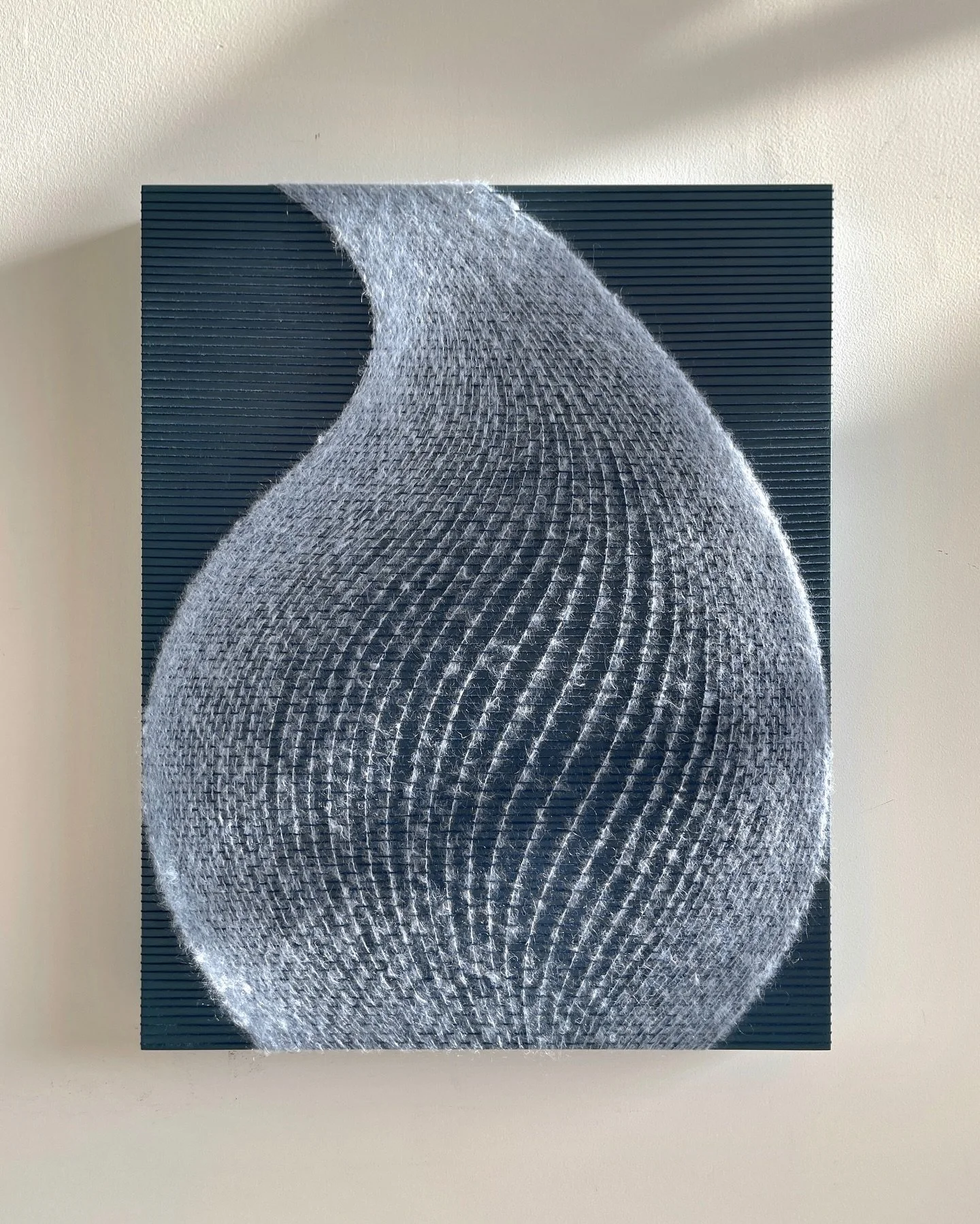 Love when the light catches the depth. ✨
LIFT POINT, now part of a private collection in New York.

LIFT POINT
Natural fibers and painted panel 
30 x 24 x 3 in
2025
More images on website under AIR

#미미정 #mimijung