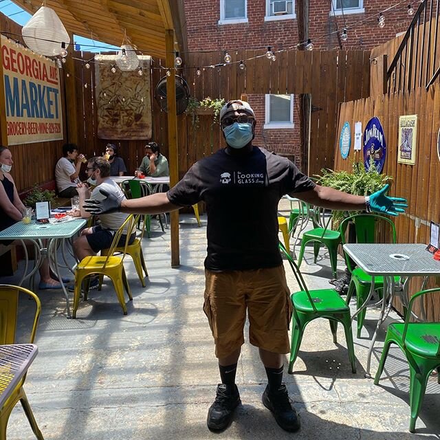 Come say hiiiiiiii!!! We&rsquo;re open!

#lookingglasslounge #alleybrunch #georgiaavenue #thebigreturn